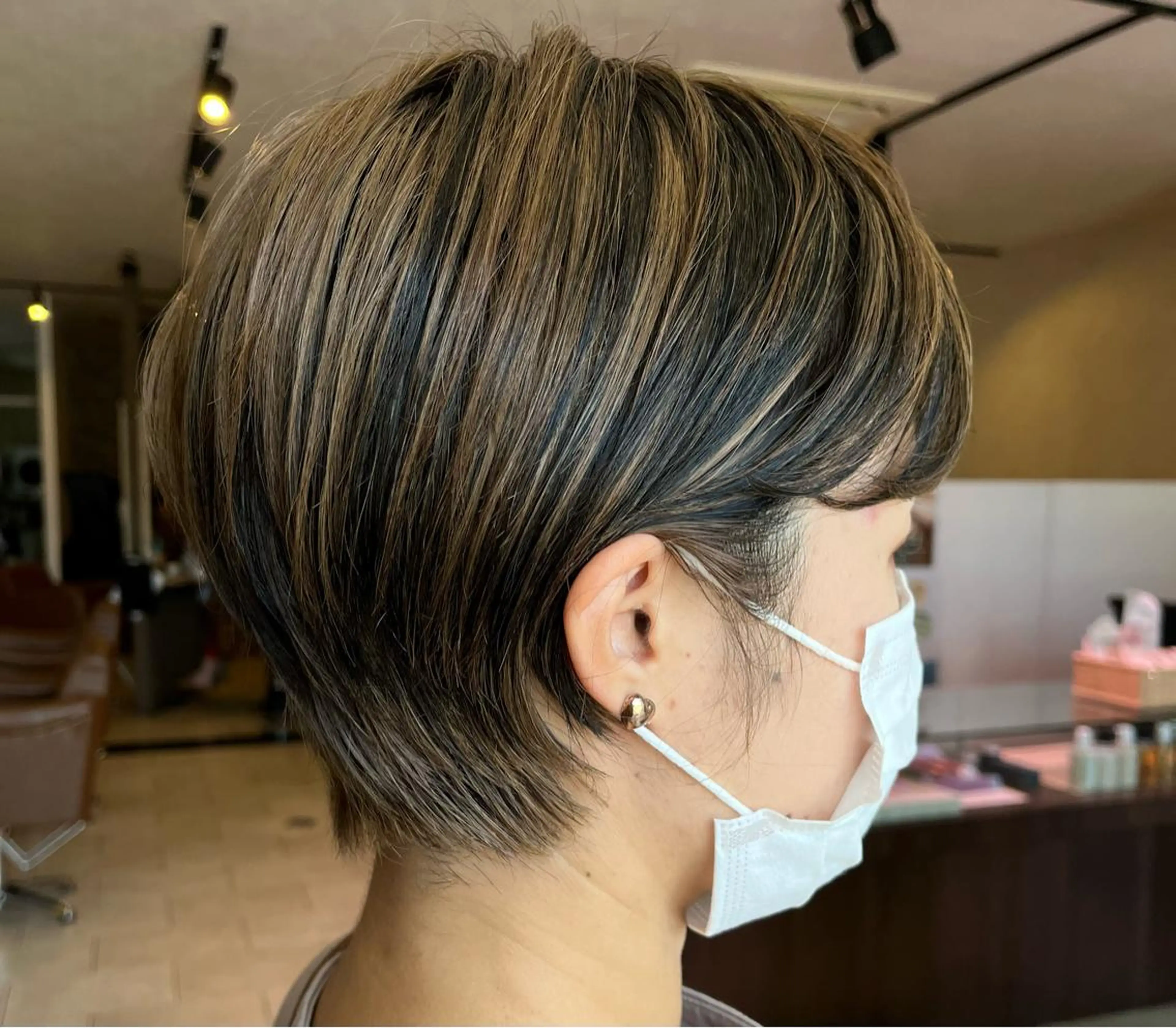 カラー 泉川 みかのヘアスタイル