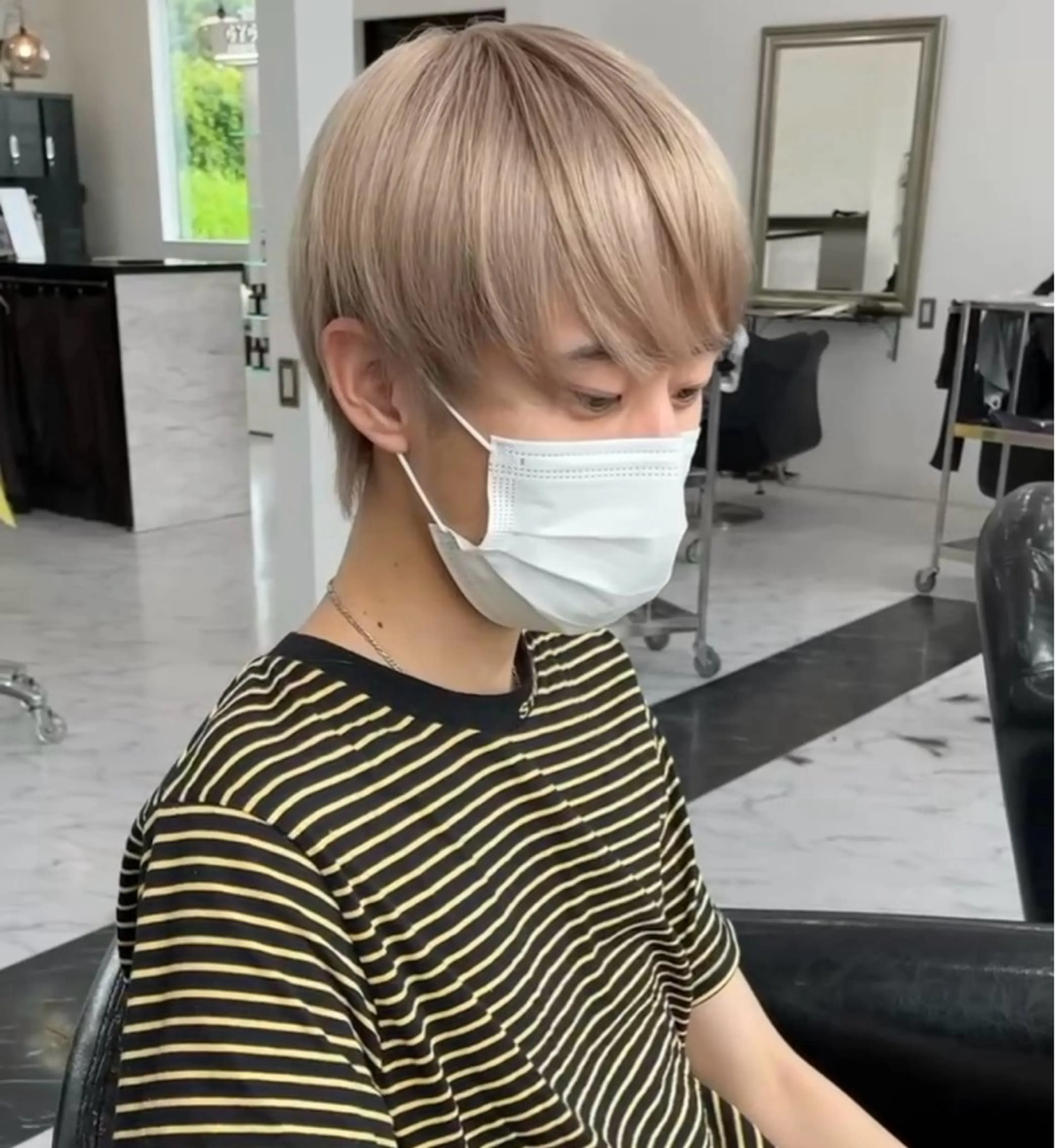 ショート カラー パーマ メンズ メンズブリーチ ブリーチ ヘアカラー 鶴田 来夢のヘアスタイル