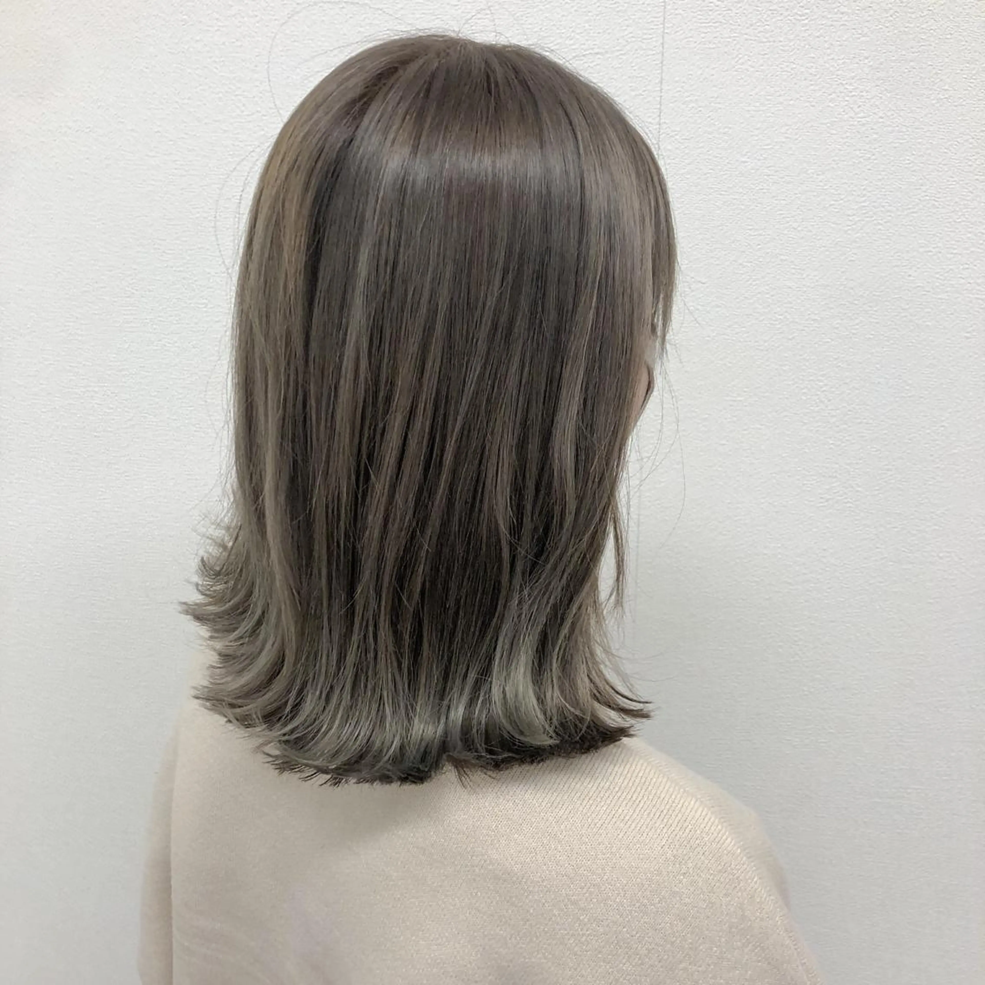 ミディアム カット ヘアカラー トリートメント シンタニ ナオトのヘアスタイル
