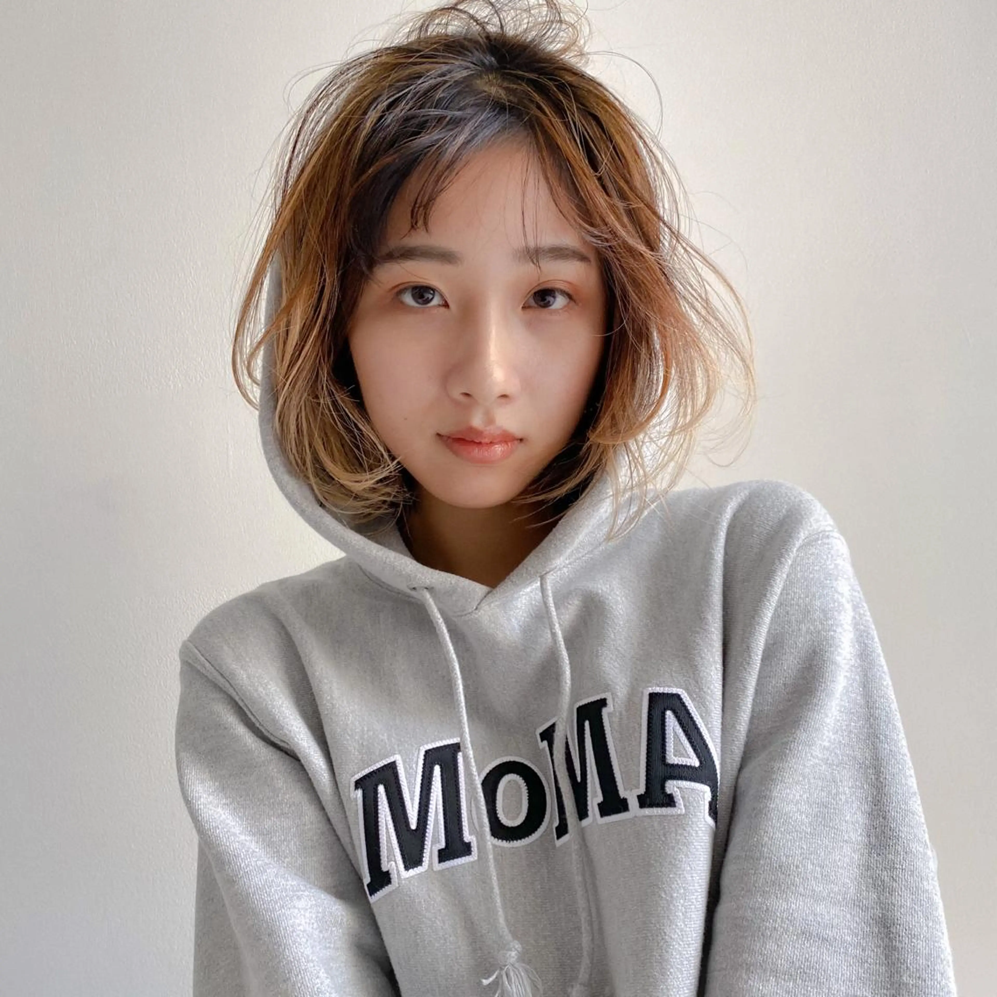 ミディアム カラー THE DAY所属・AKI HASHIMOTOのヘアスタイル