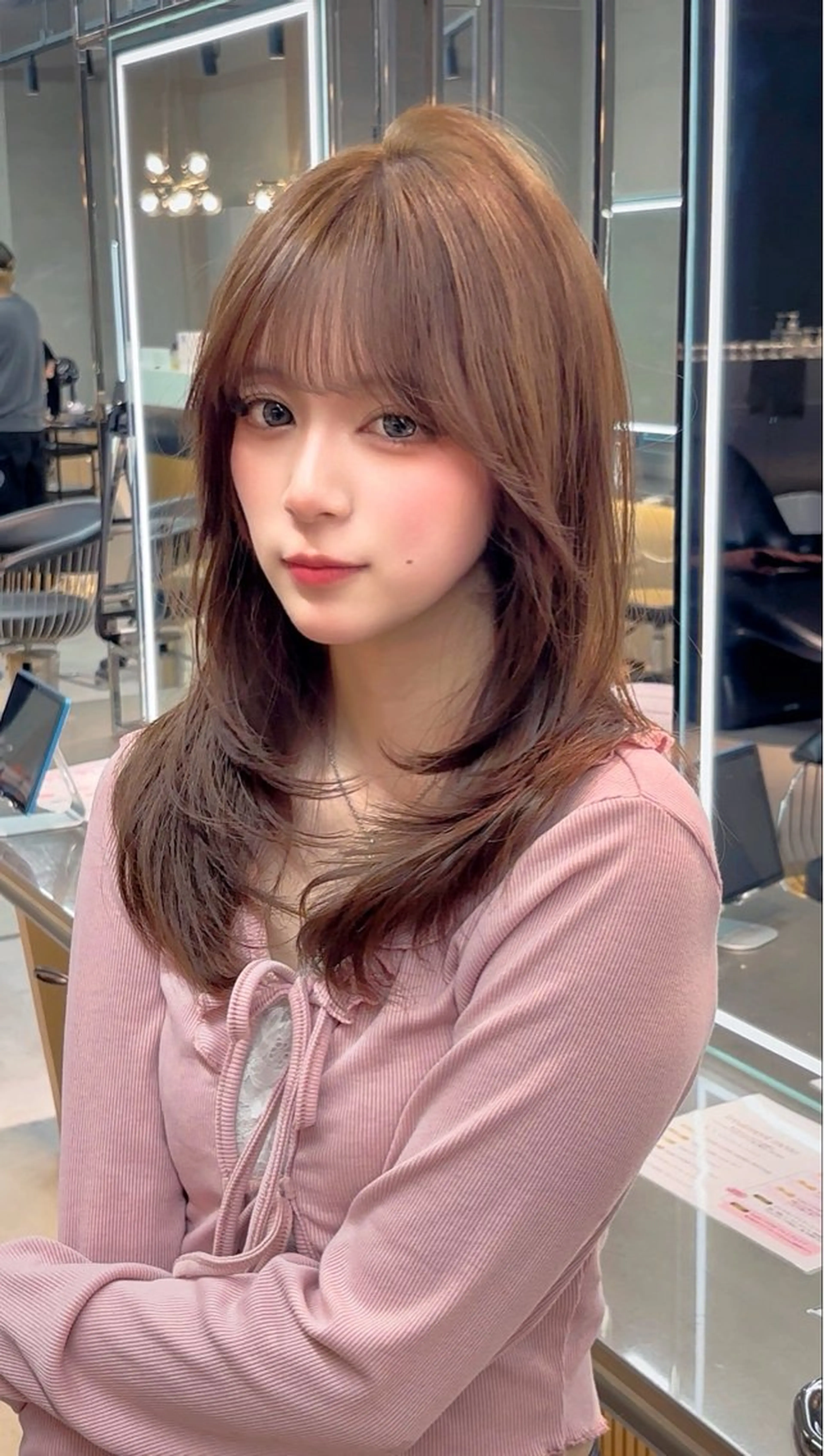 ミディアム カラー ミディアムレイヤー 透明感カラー ボブ 顔まわりレイヤー 韓国風ヘア ブリーチなしW/透明 感カラー　吉村　清志のヘアスタイル