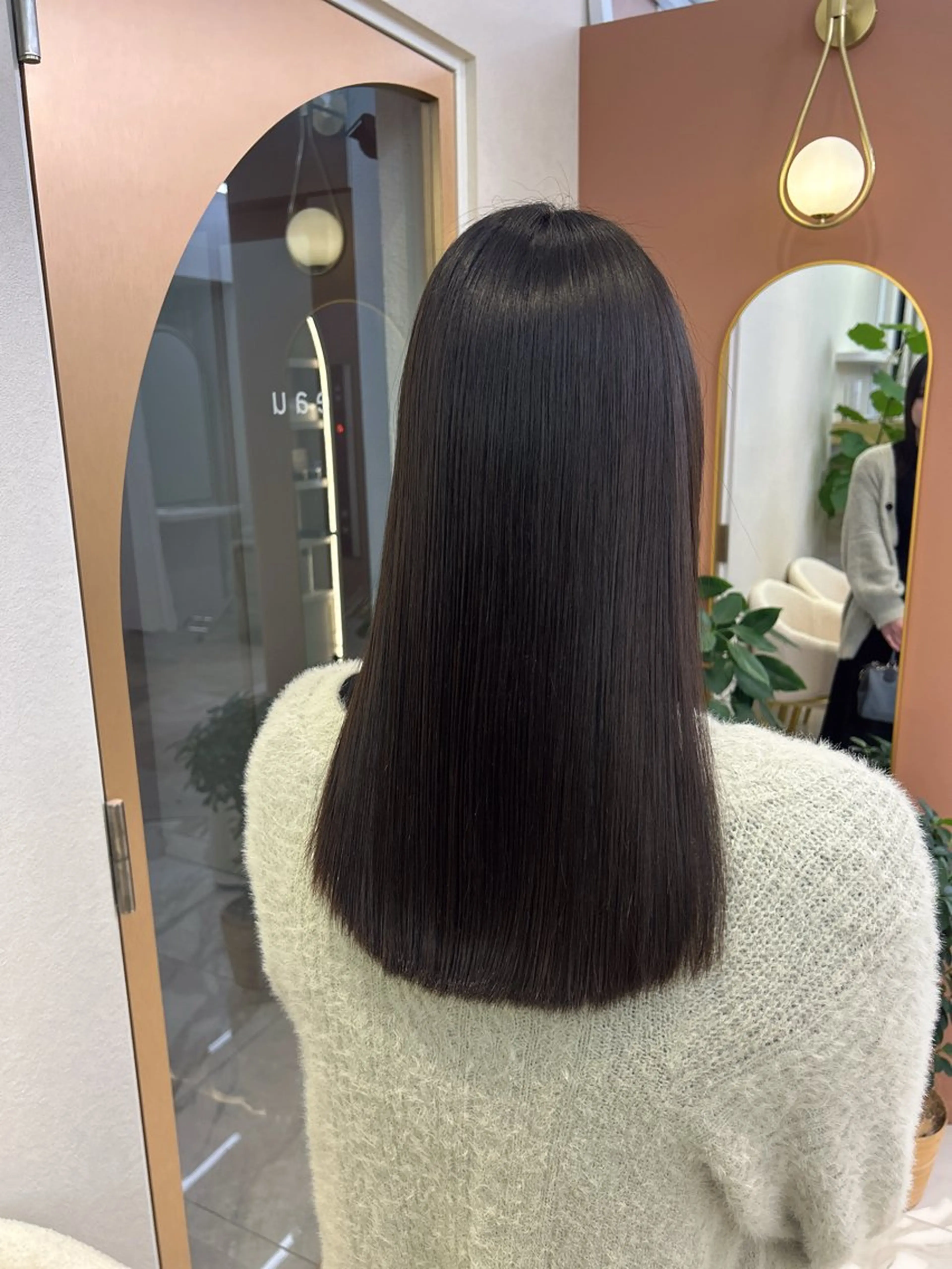 ミディアム カット 縮毛矯正 トリートメント 佐合 梨花 / ｅａｕ〈オー〉のヘアスタイル