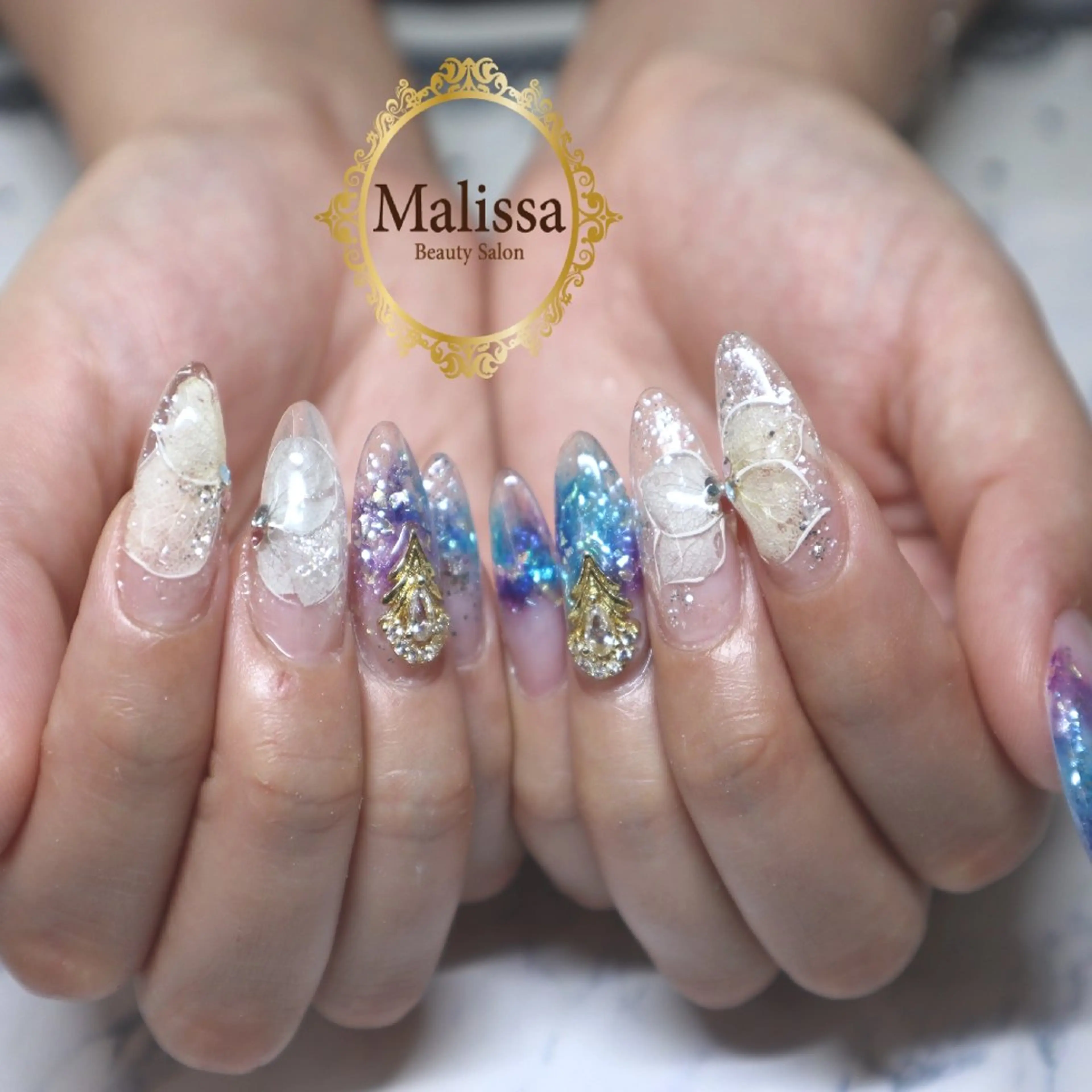 ネイル ブルー クリアネイル フラワーネイル スカルプネイル ブライダルネイル ハンドネイル Beauty Salon Malissa所属・Malissa　 スカルプ&深爪歓迎◎のネイルデザイン
