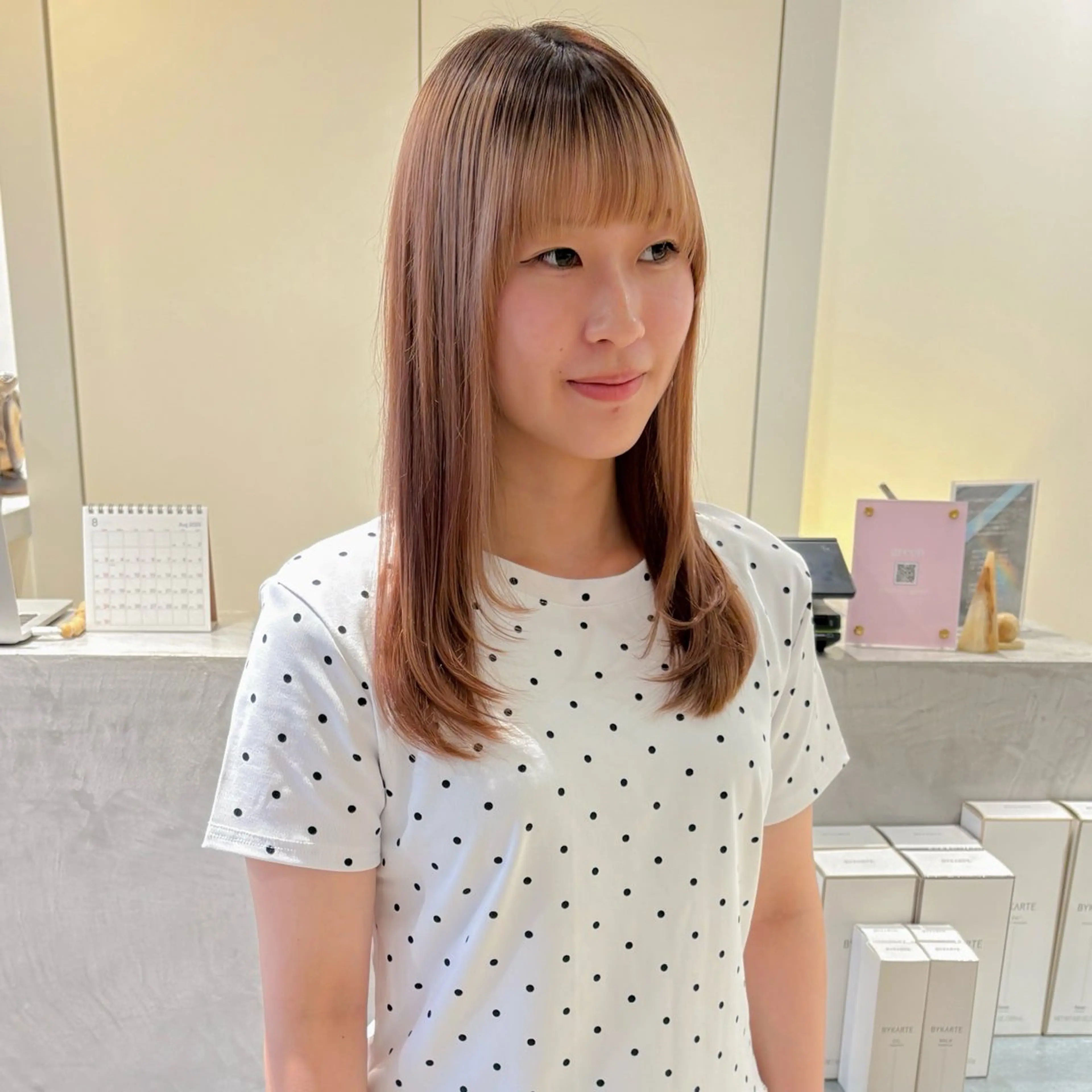 ロング レイヤーカット カット 安西 香利奈のヘアスタイル