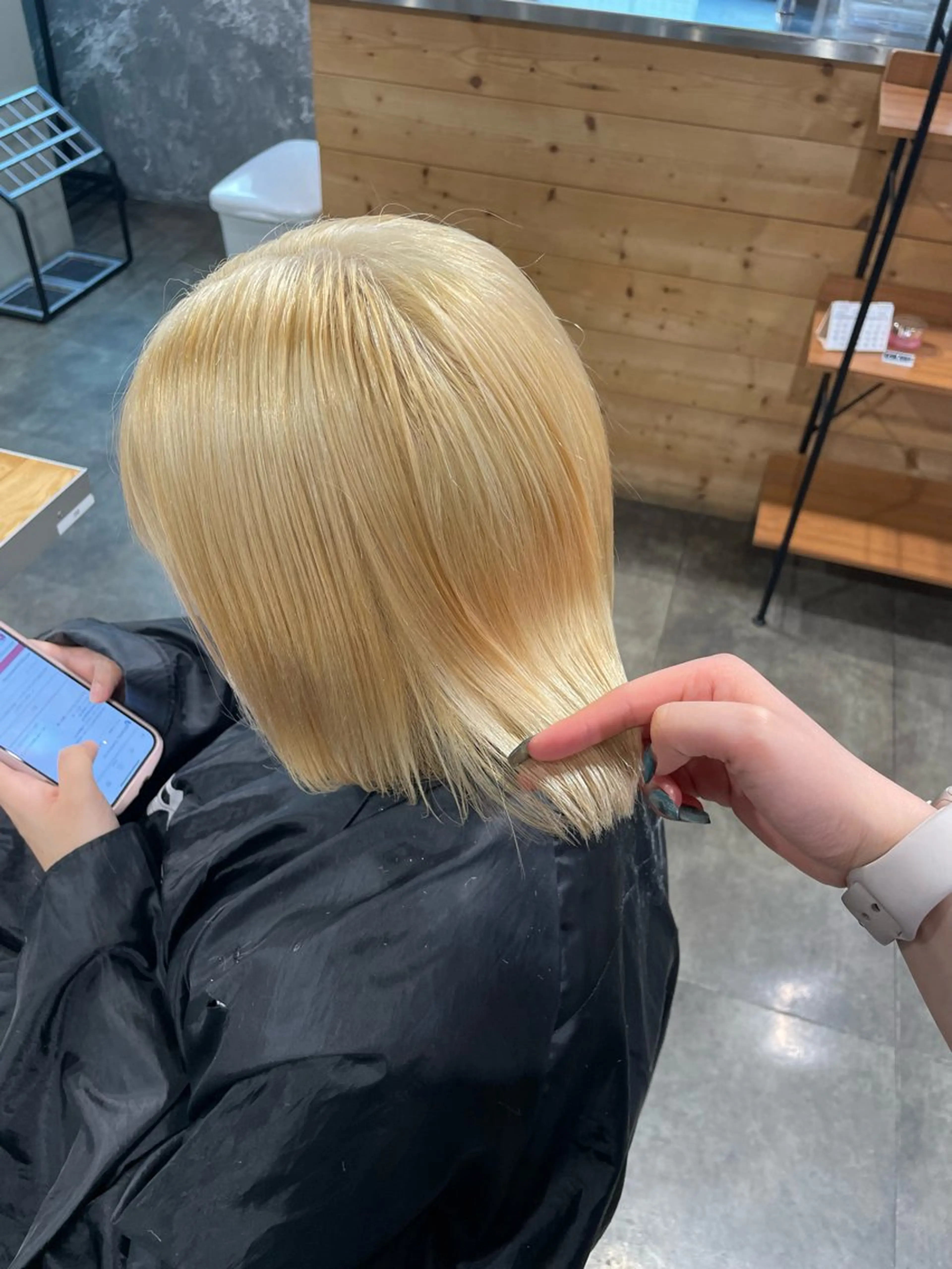 ミディアム ヘアカラー ハイトーンブロンド 横浜💞ミオのヘアスタイル