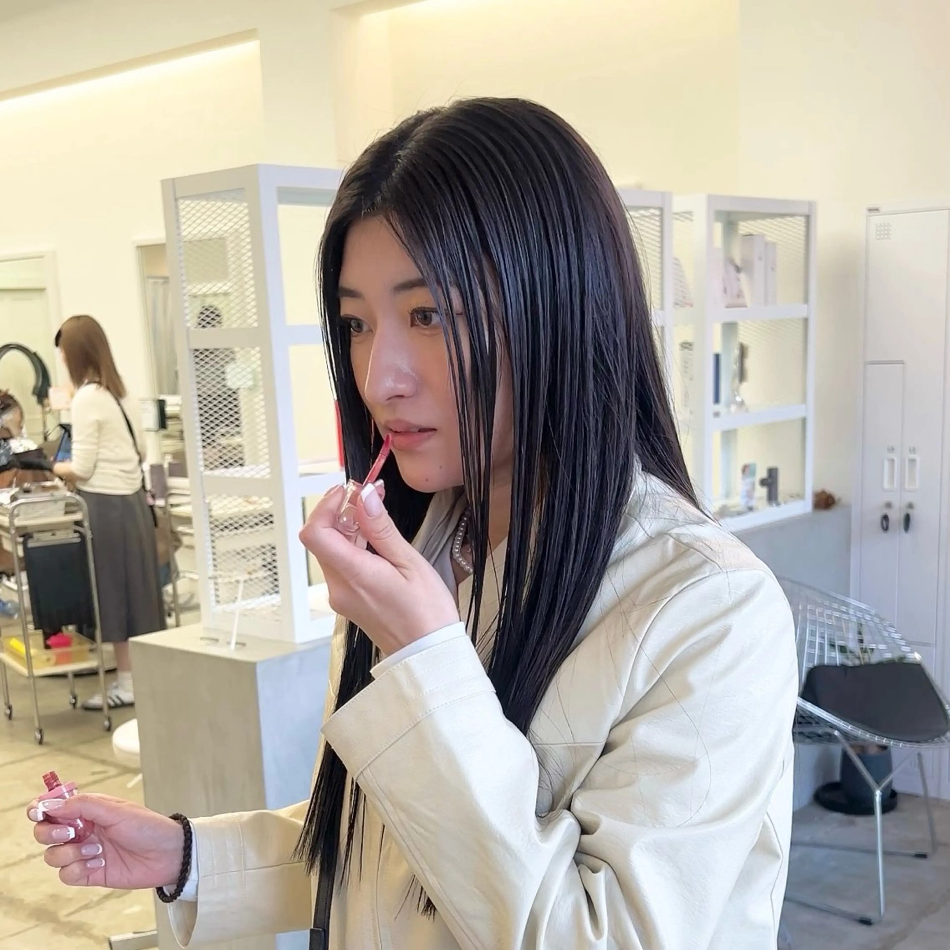 ロング カラー グレージュ イルミナカラー クロスパーマ× 透明感カラー✂︎のヘアスタイル