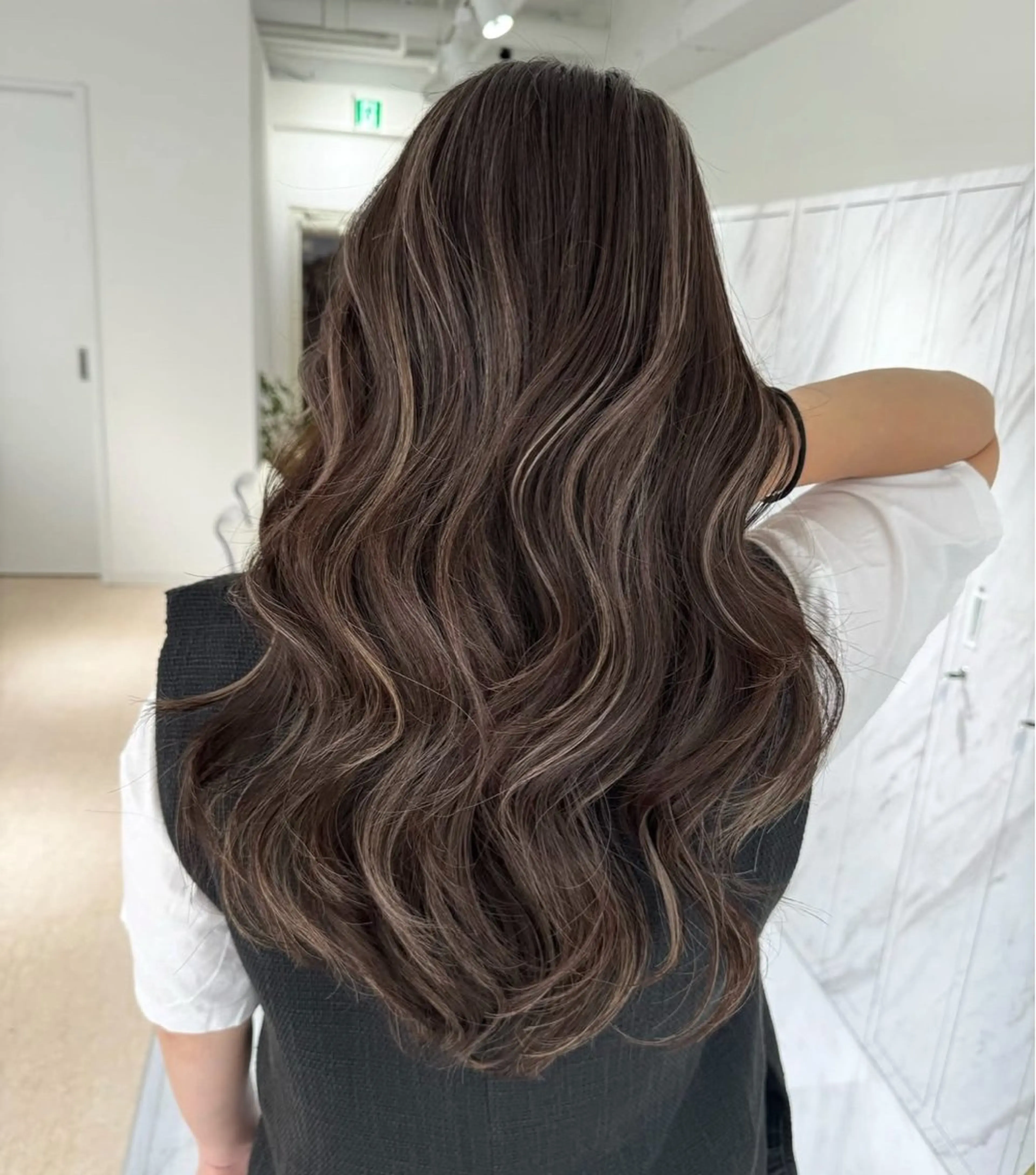 ロング カット ヘアカラー レイヤーカット🤍 seriraのヘアスタイル