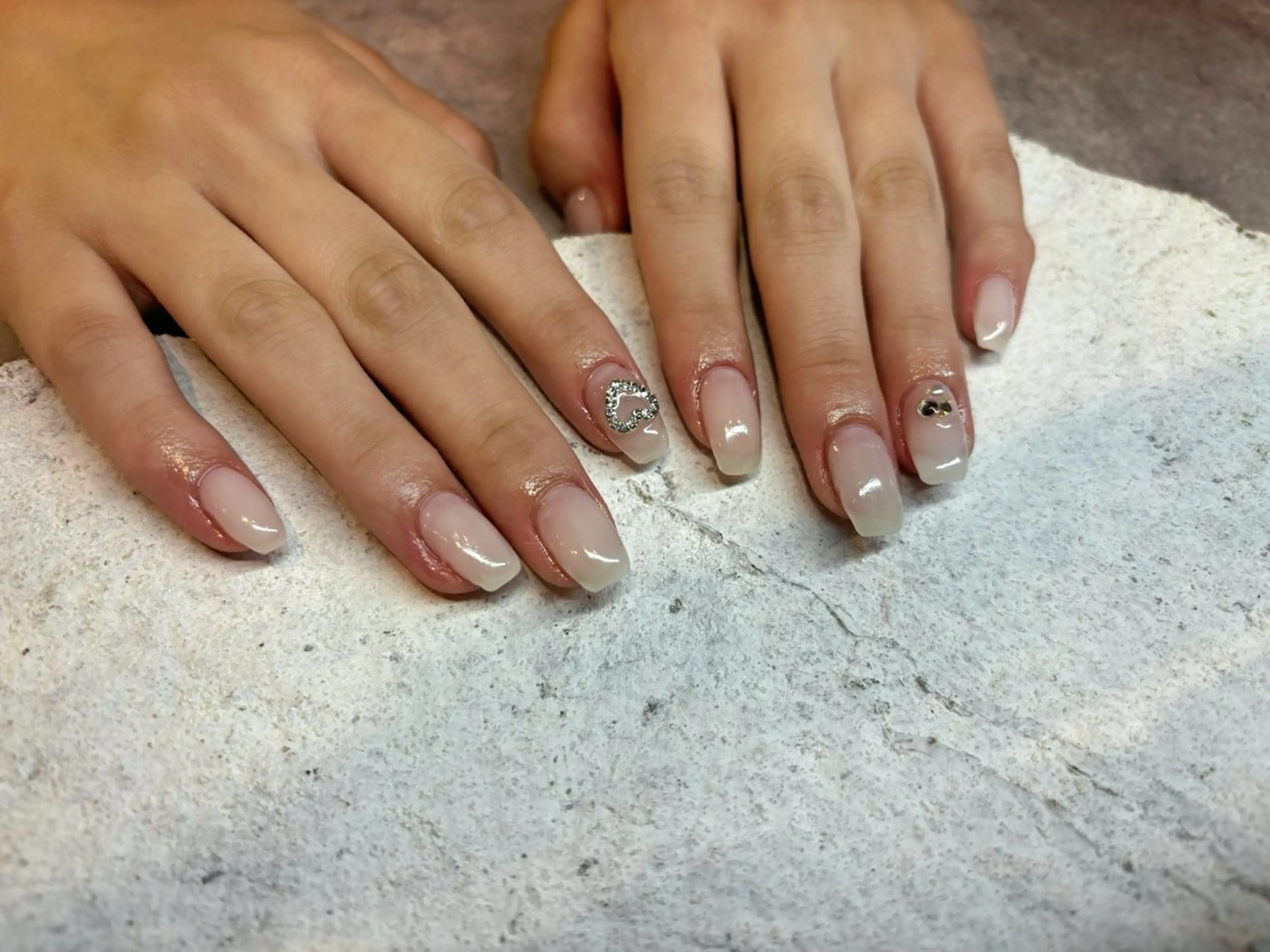 ネイル ホワイト HONOKA W 【深江橋店】のネイルデザイン