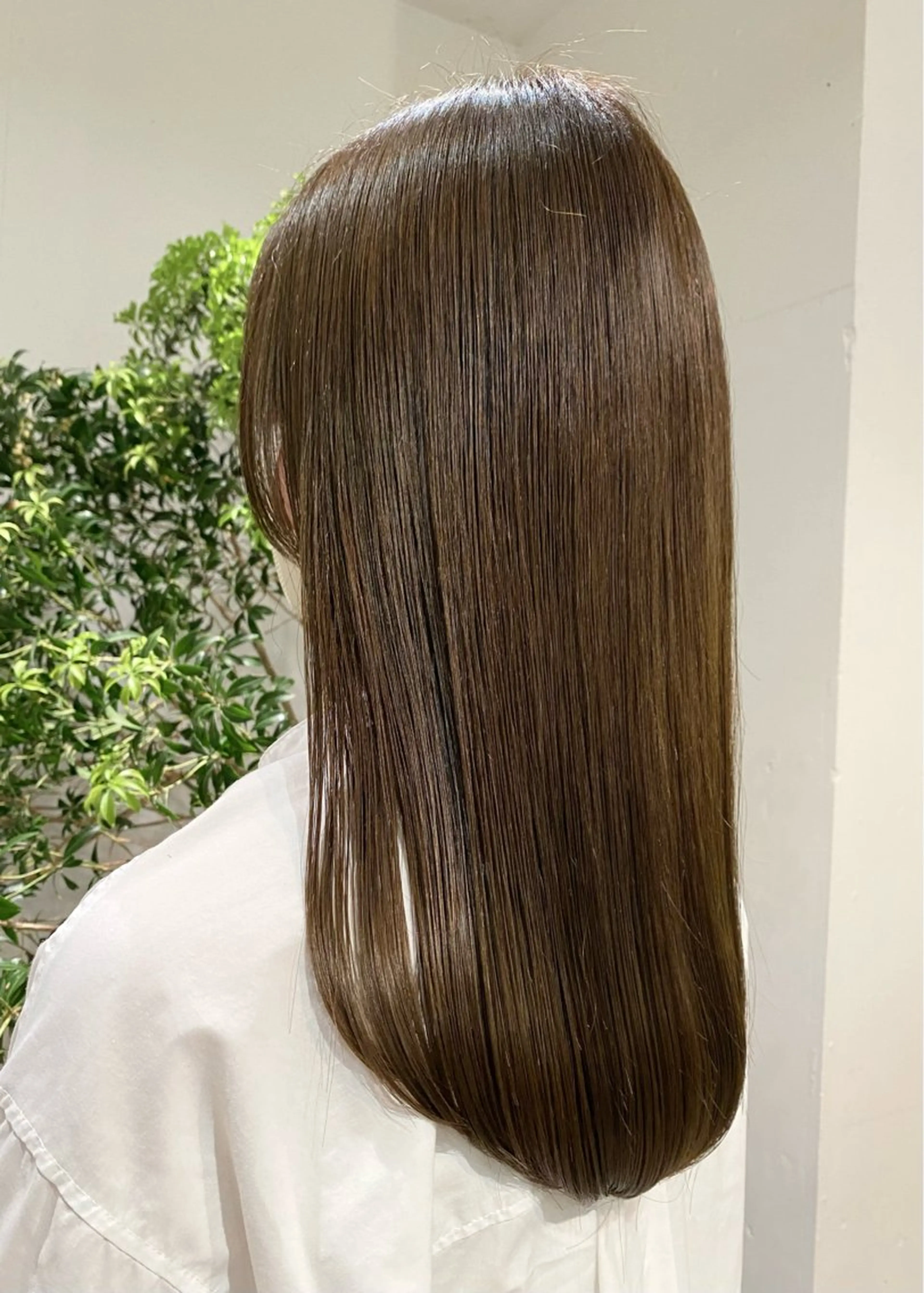 セミロング 東 友貴のヘアスタイル