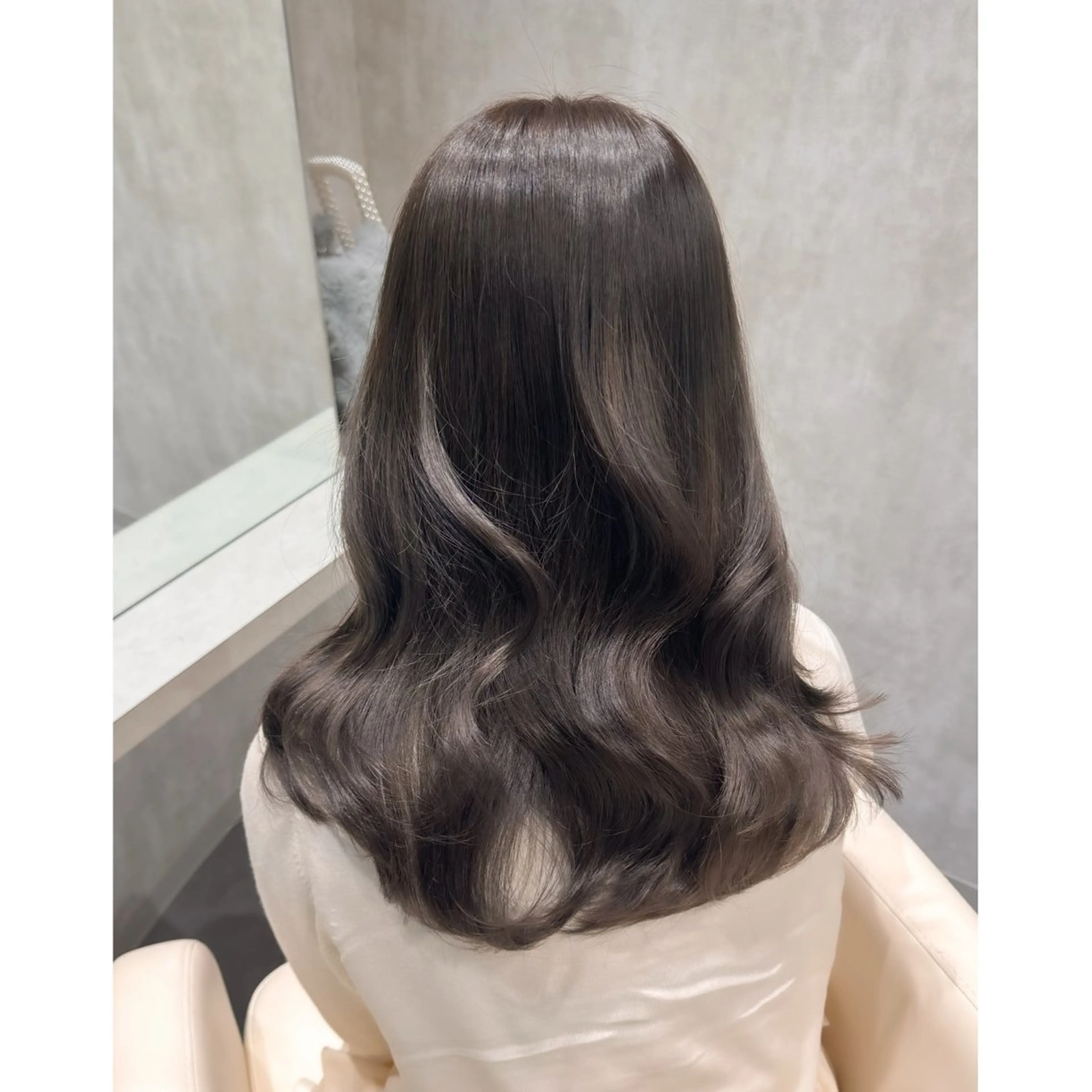 セミロング カラー ブリーチ ヘアカラー トリートメント LOTTA CUCCI所属・miyu /トレンド カラー×艶髪のヘアスタイル