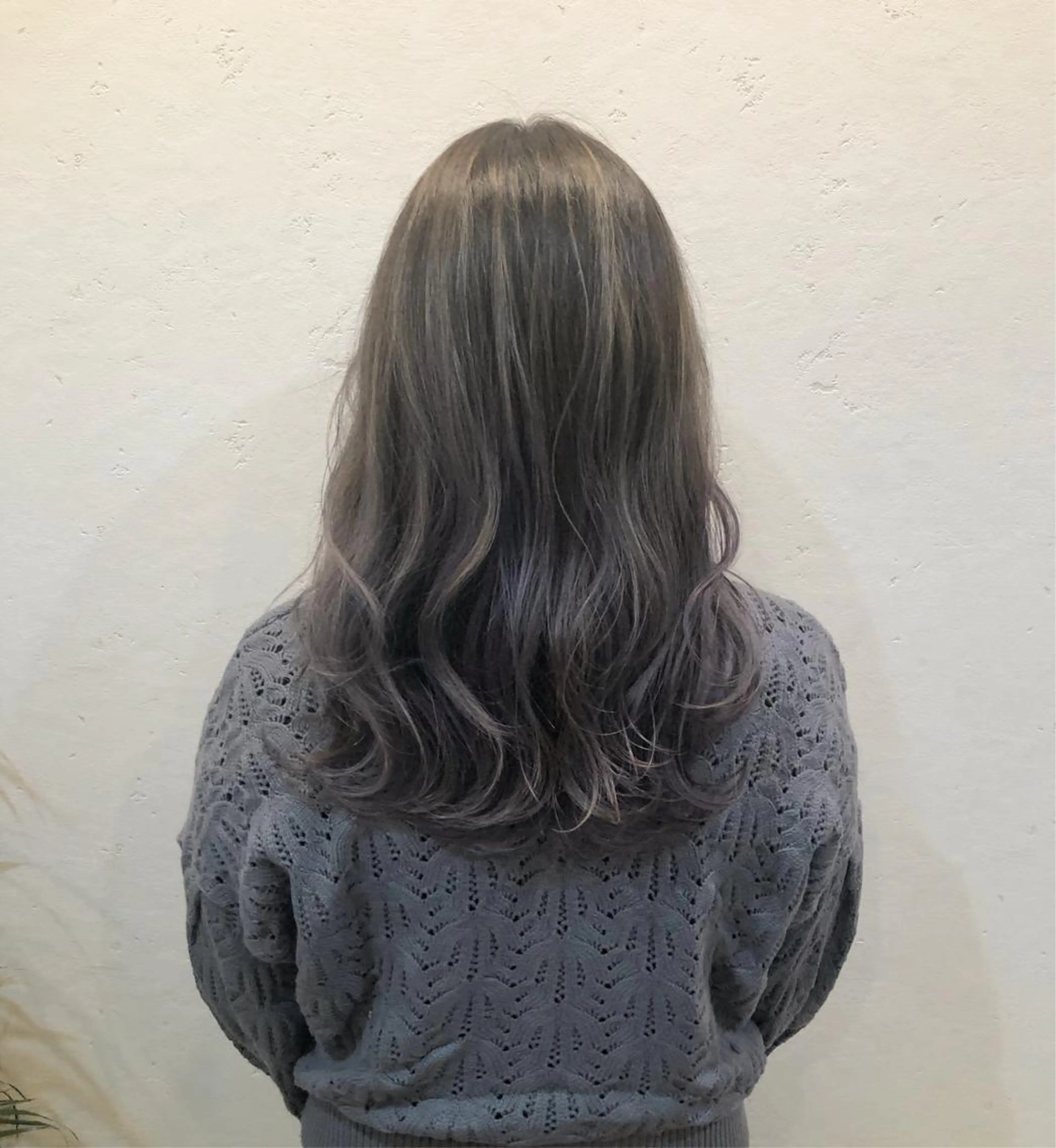 ミディアム カラー バレイヤージュ グレージュ ハイライトカラー ラベンダーカラー ハイライト カット ヘアカラー トリートメント 透け感カラー🫧 加納トモヒロのヘアスタイル