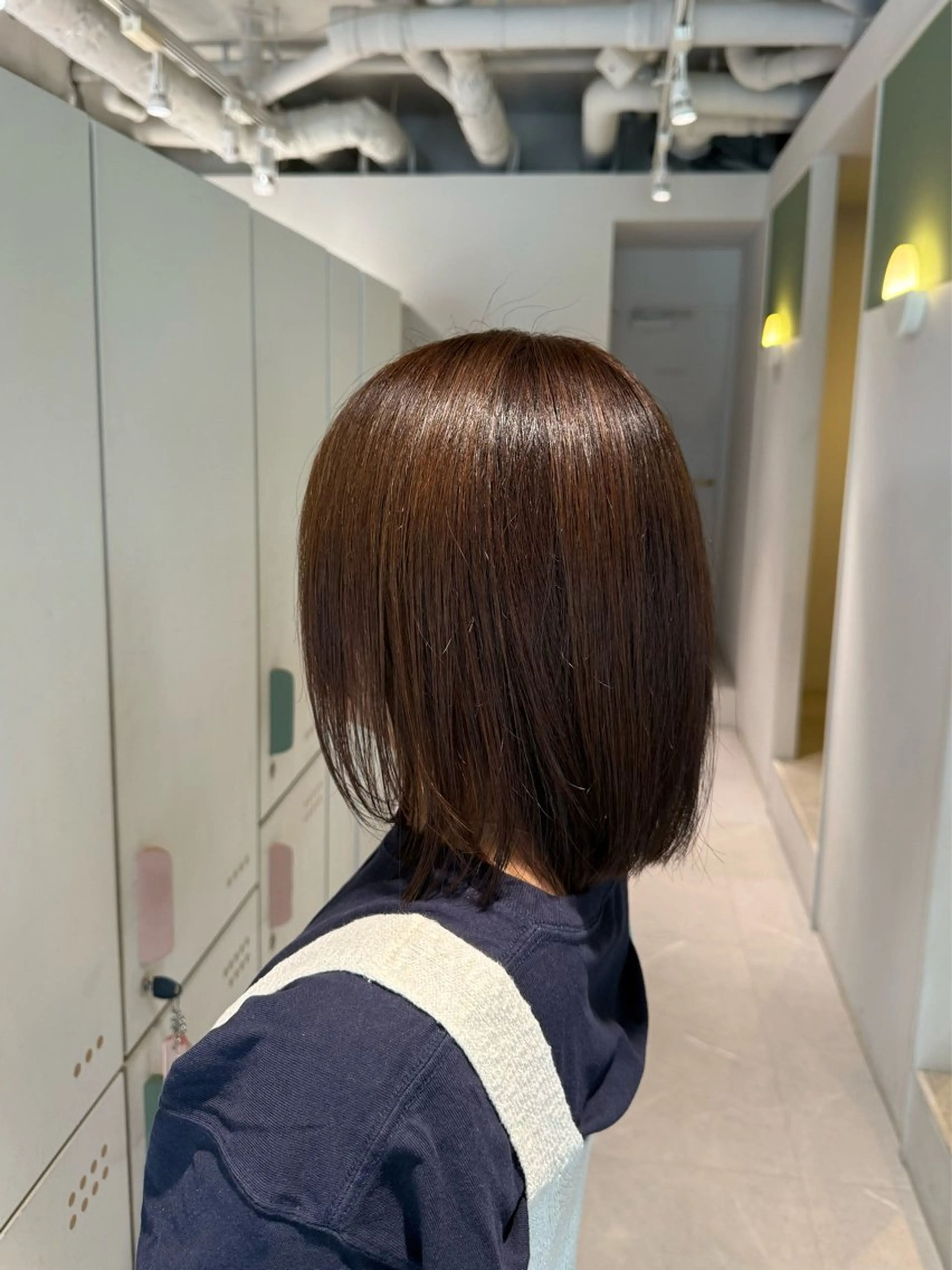 カラー ベージュカラー ブリーチ ブリーチなしカラー オリーブベージュ ヘアカラー momb所属・杉浦 姫菜のヘアスタイル