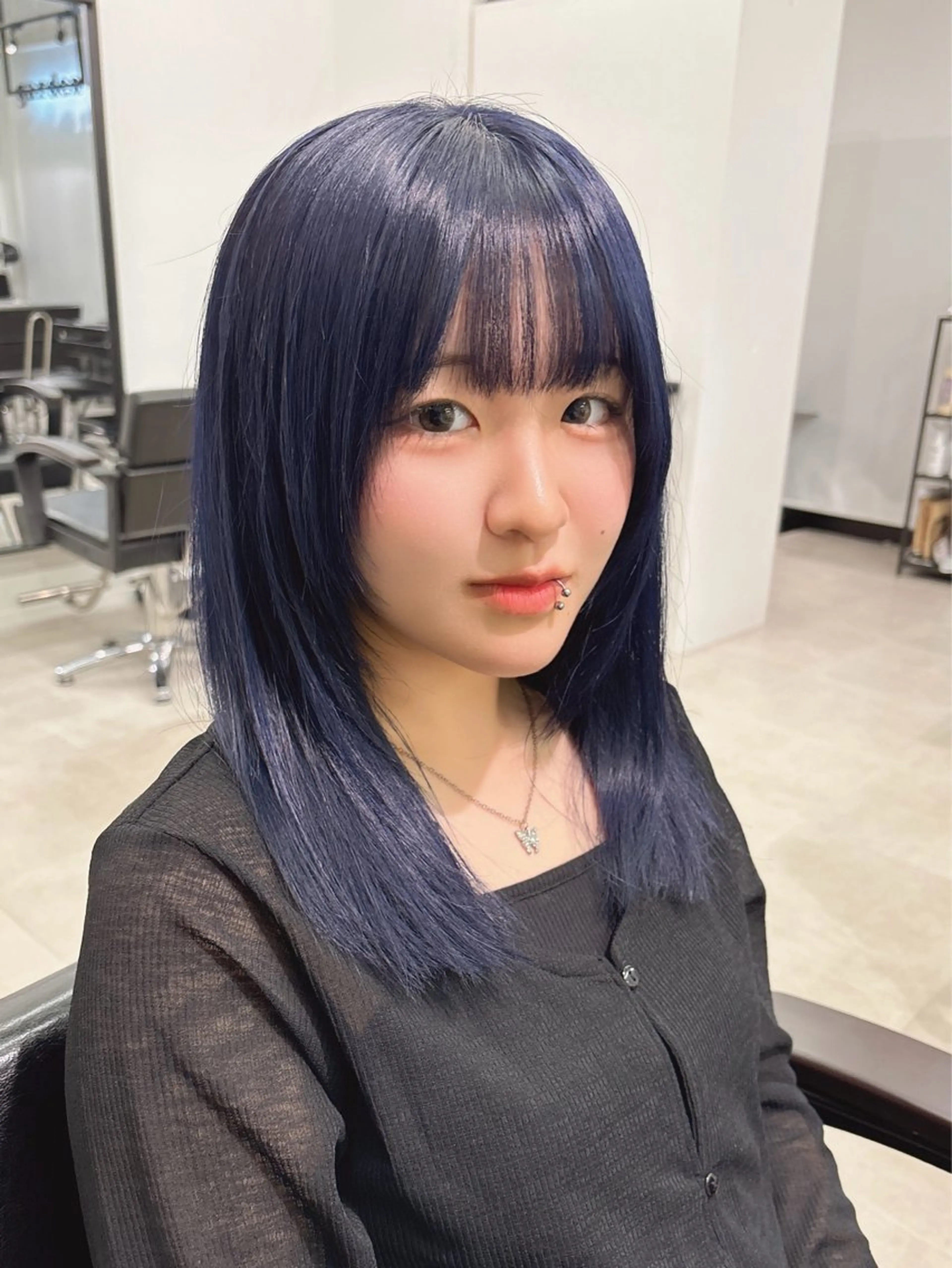セミロング カラー 黒髪 ブルーカラー ブルーブラック 韓国風ヘア レイヤーカット カット ヘアカラー トリートメント ハイライト/ショート /ボブ/RYOHEIのヘアスタイル