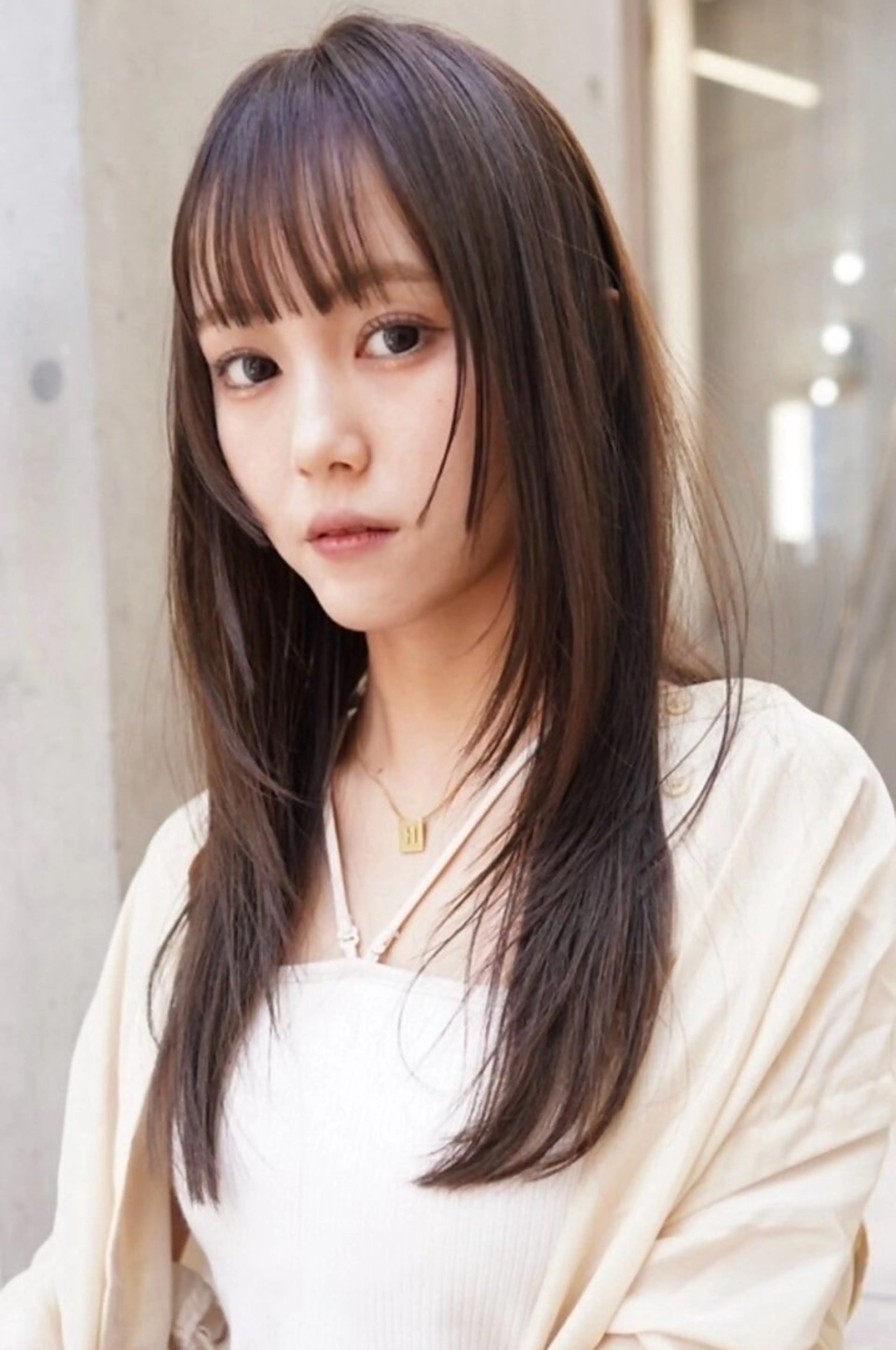 ロング カラー ヘアカラー センターパート フェザー/ニュアンスのヘアスタイル