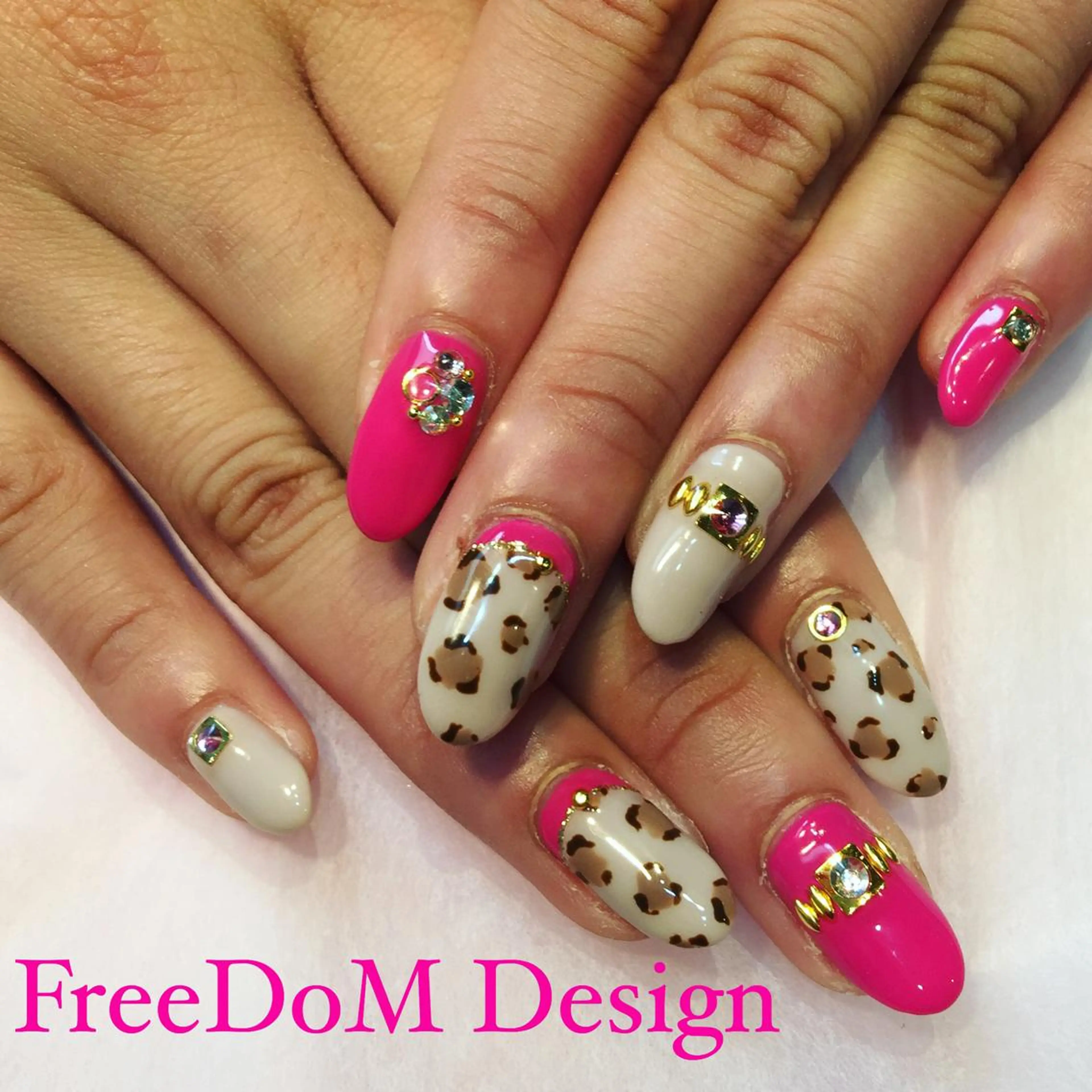 ネイル アートネイル ＦreeDoＭ   Design所属・W KUMIのネイルデザイン