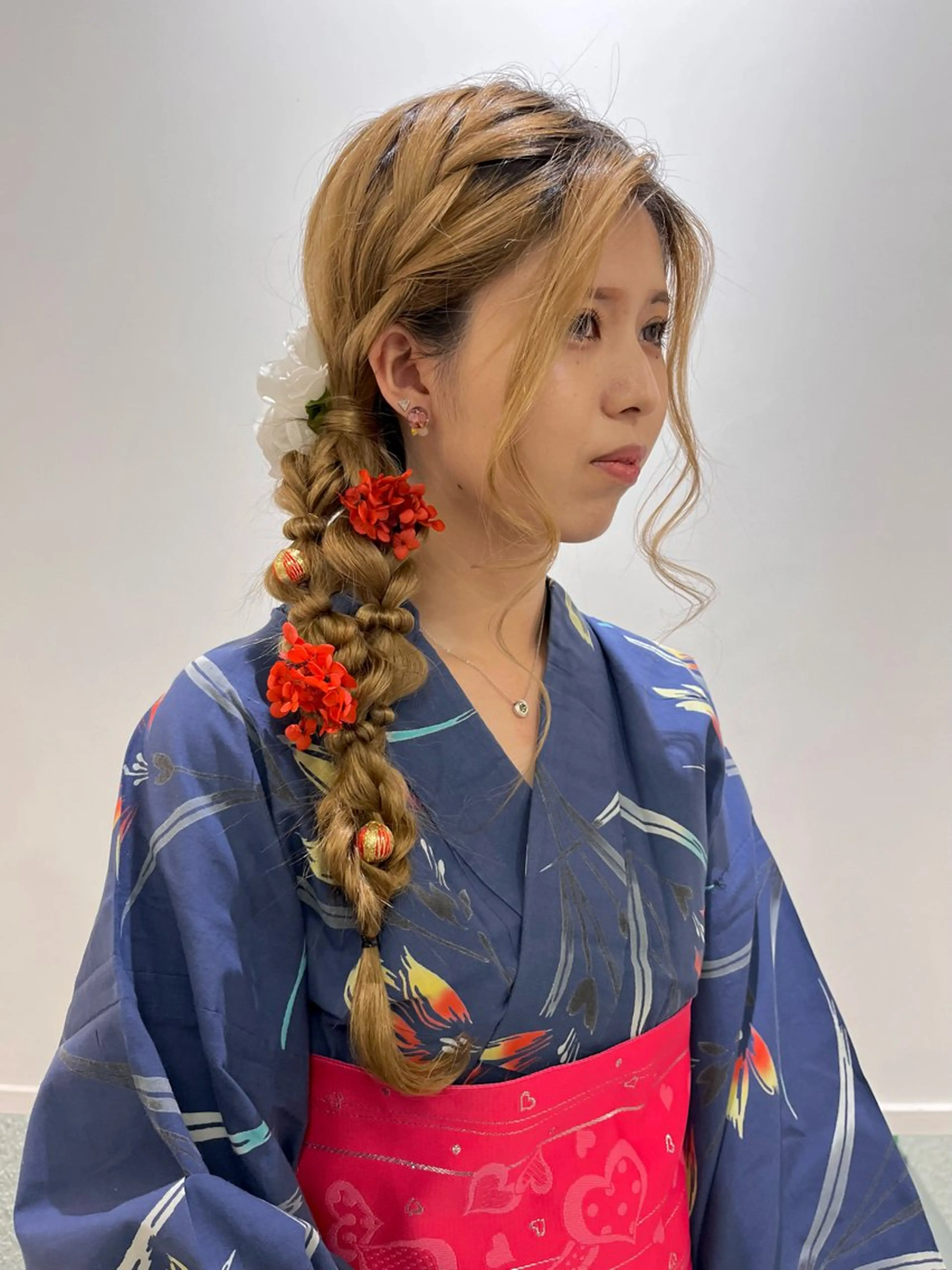 ヘアアレンジ ブリーチなしカラー レイヤーカットのヘアスタイル