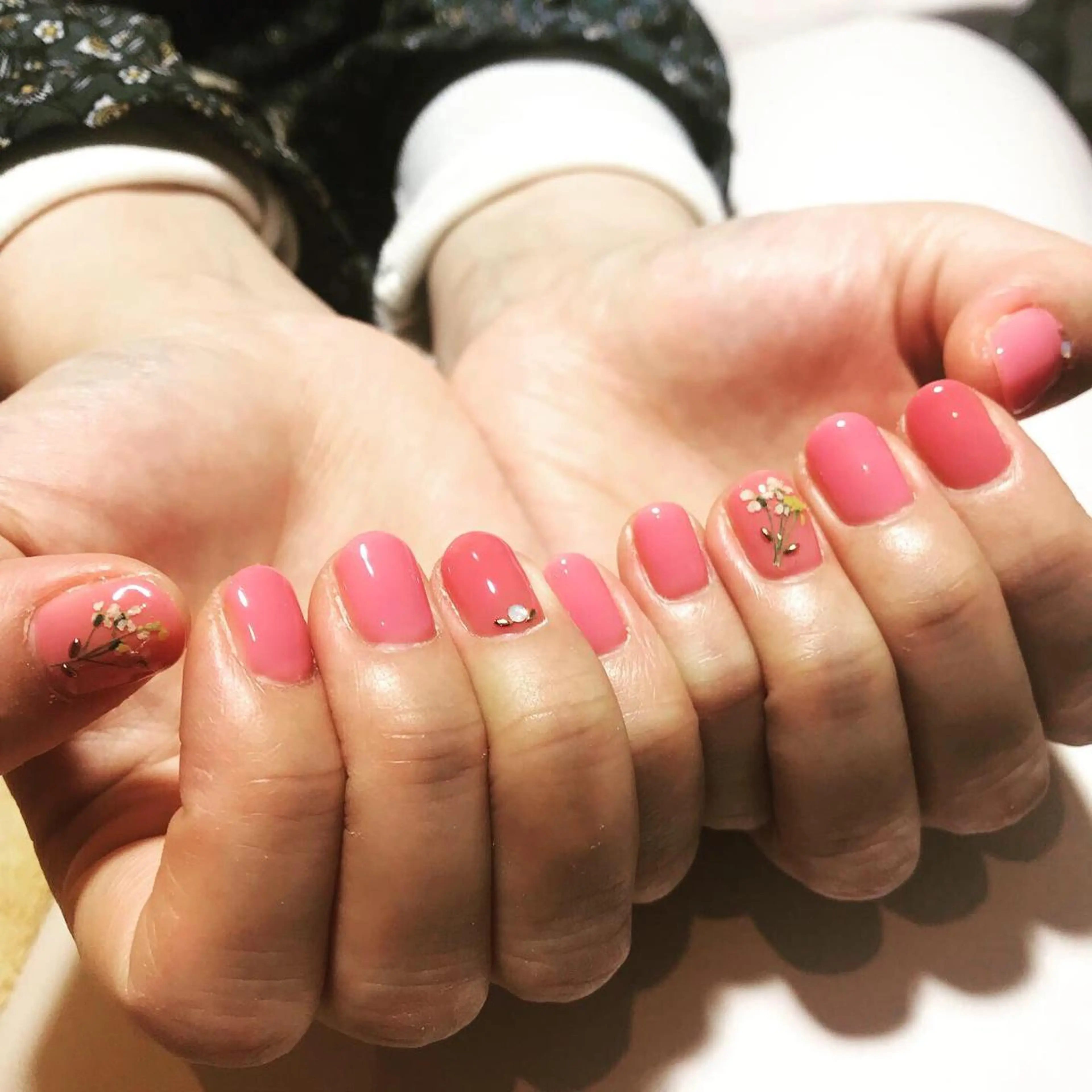 ネイル シンプルネイル Ciel所属・松井 詩歩のエステ・リラクイメージ