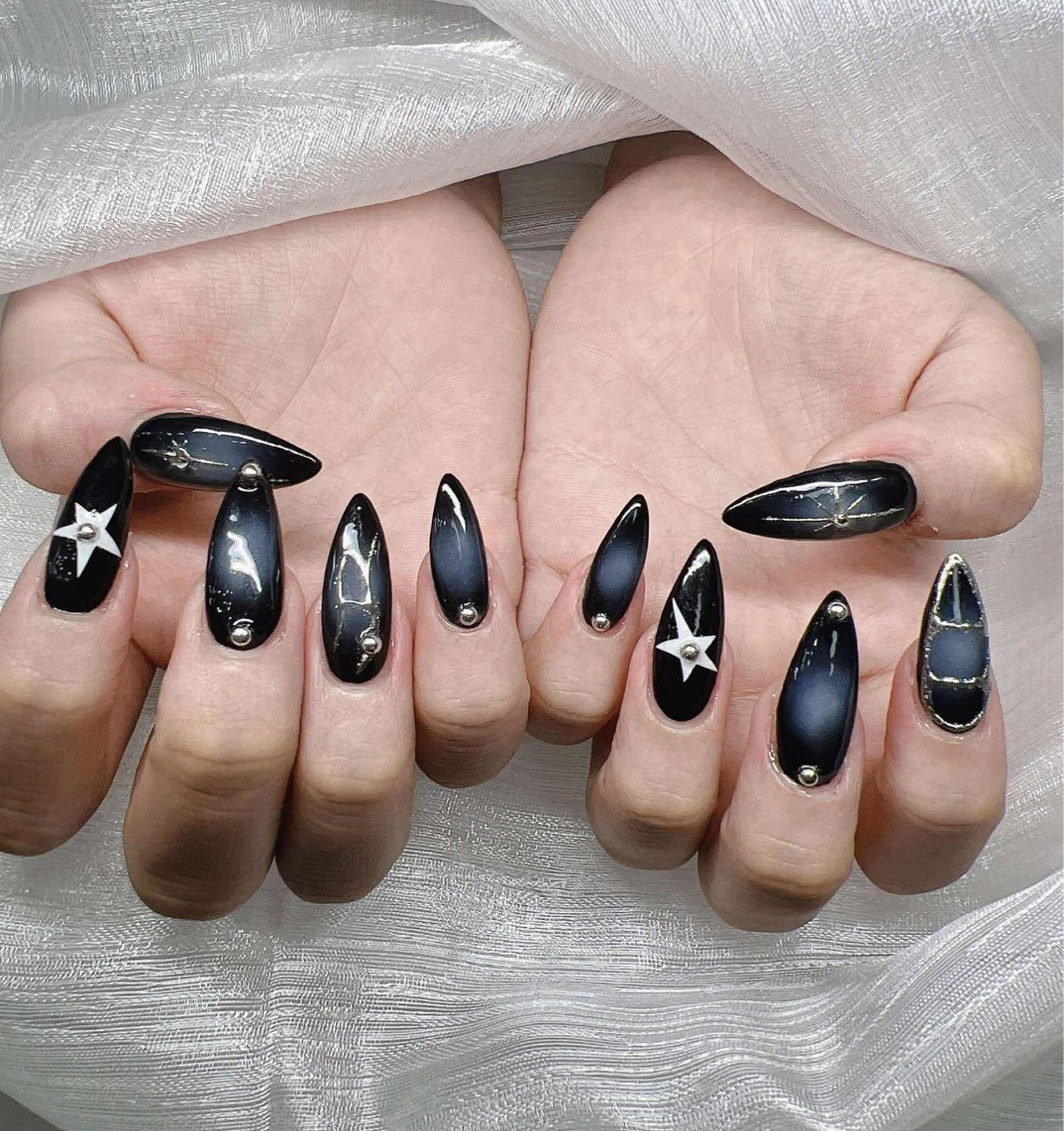 ネイル 長さ出し グラデーション 卒業式 キラキラネイル マグネットネイル ハンドネイル Lee Nailsのネイルデザイン