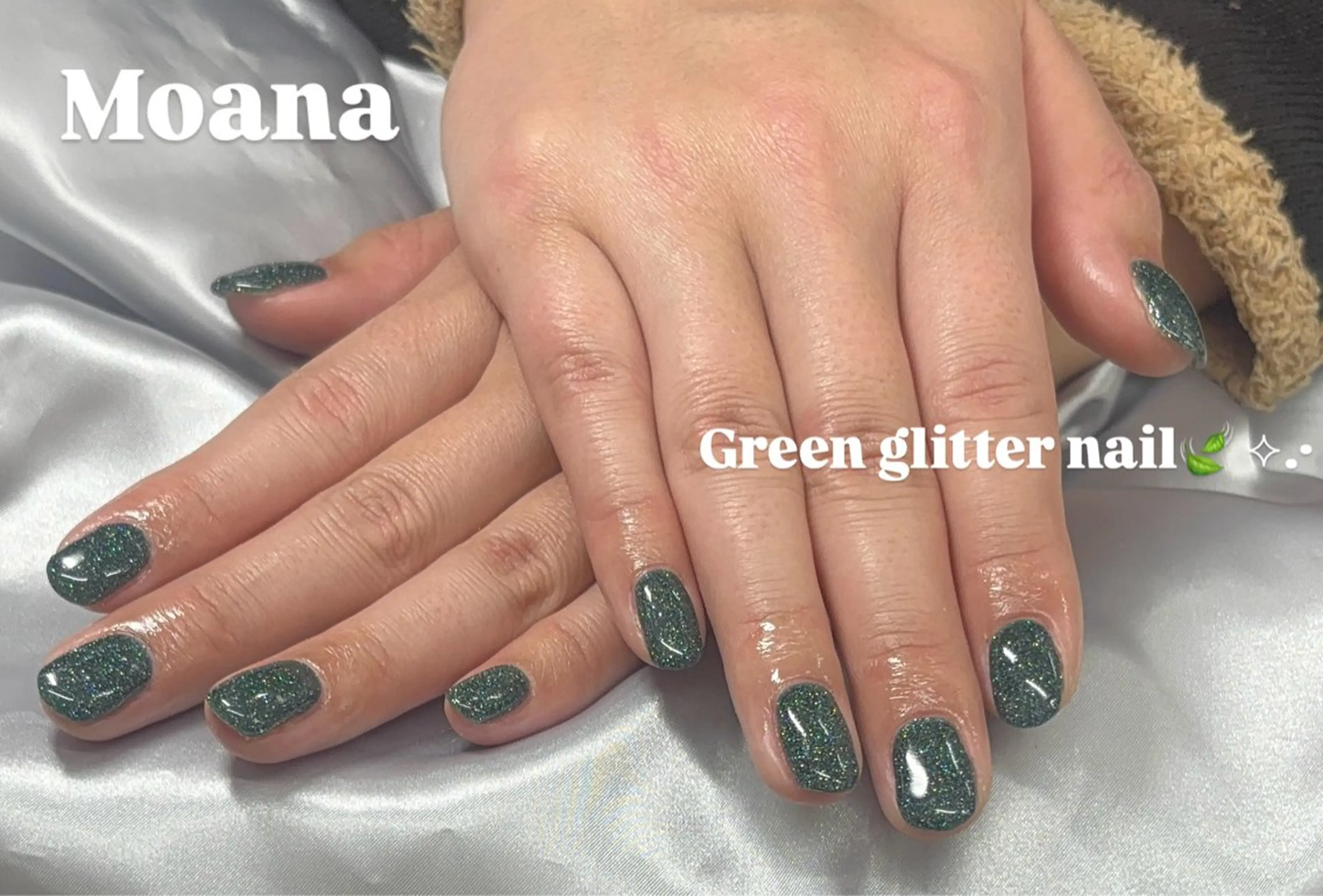ネイル グリーン ラメ(グリッター) 冬ネイル Moana nail Hiyoriのネイルデザイン