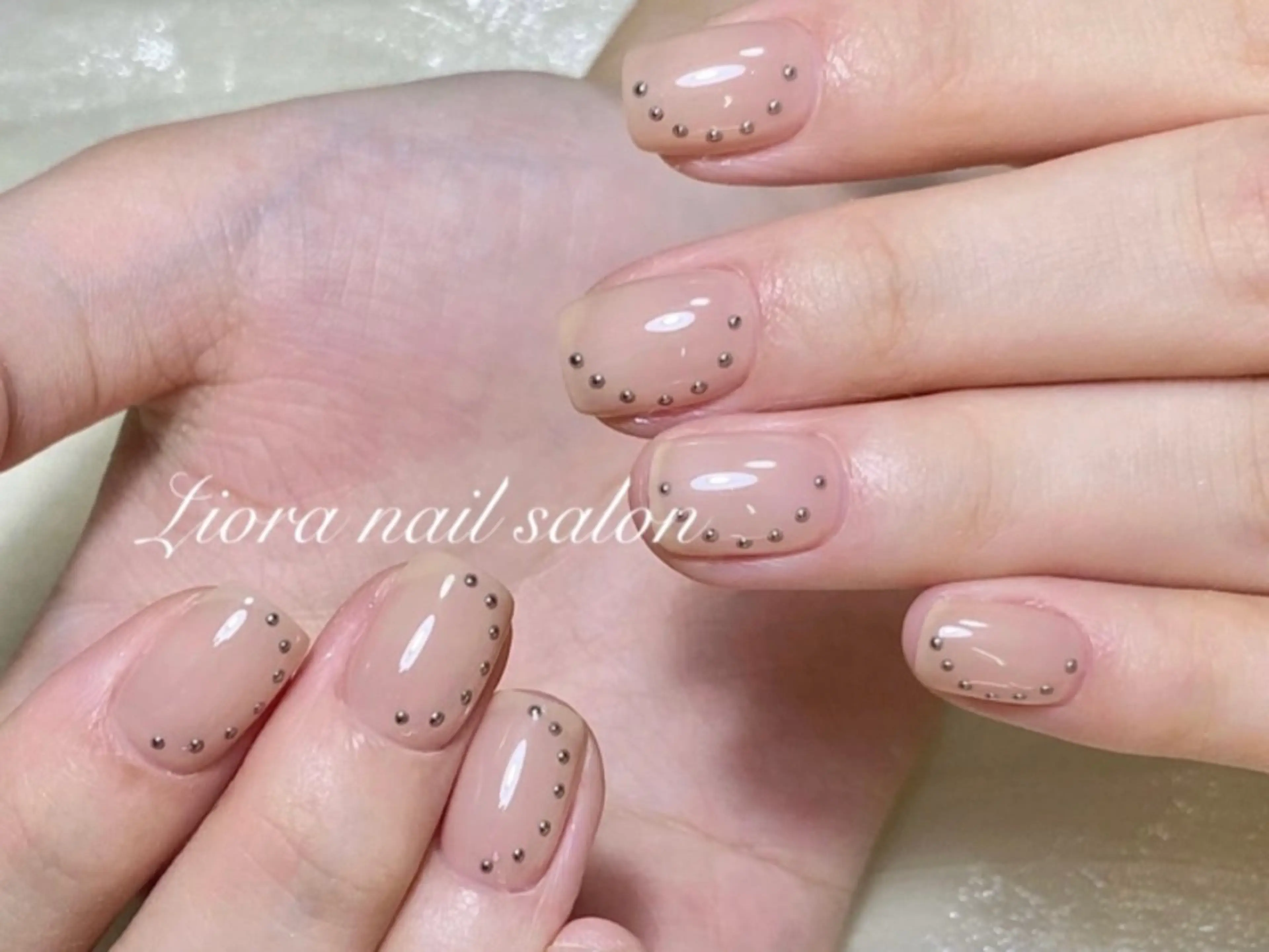 ネイル フレンチネイル ジェルネイル ガーリー グラデーション キラキラネイル ハンドネイル Liora ネイルサロン所属・Liora nail salonのネイルデザイン