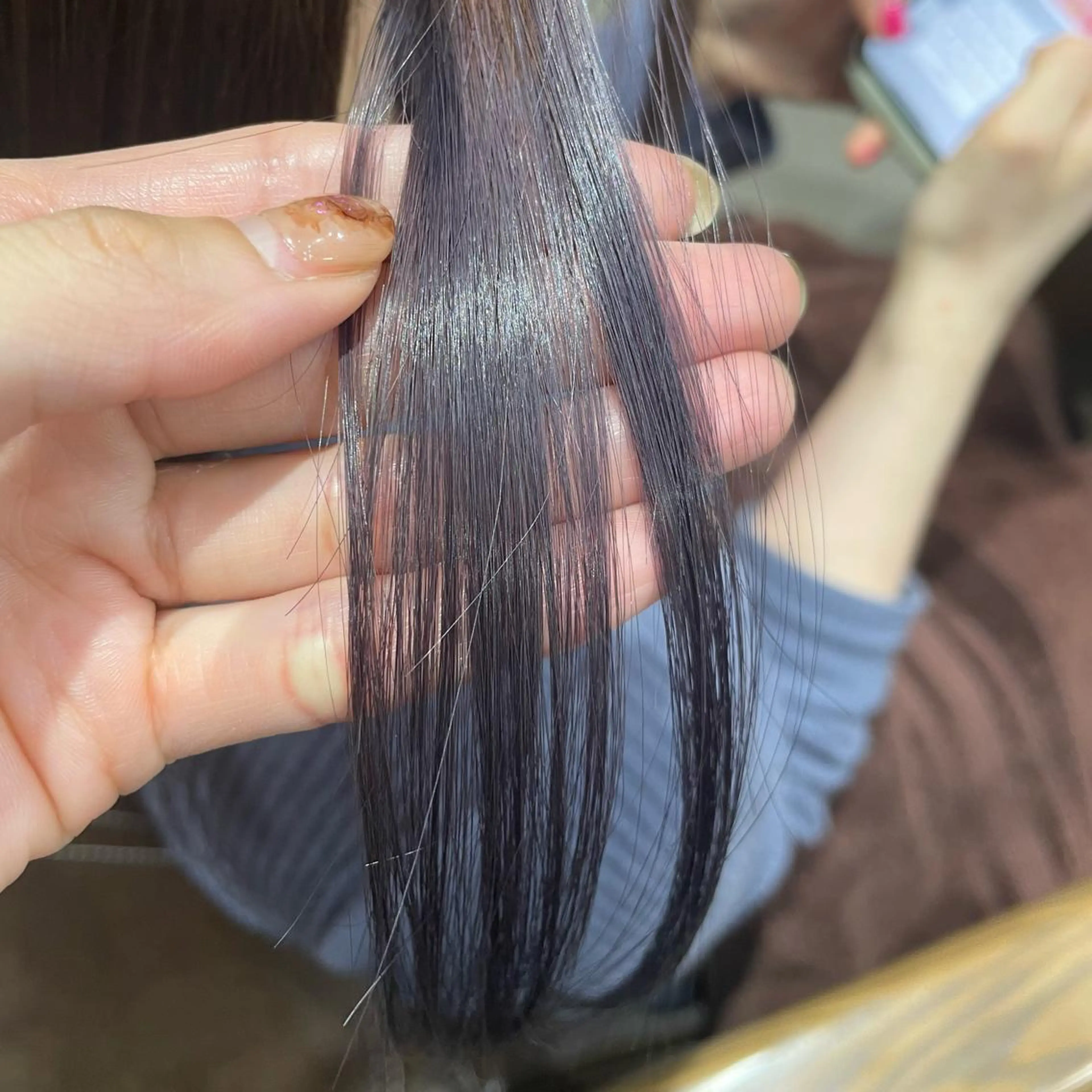 セミロング Ameri所属・Riko🫧 艶カラーのヘアスタイル