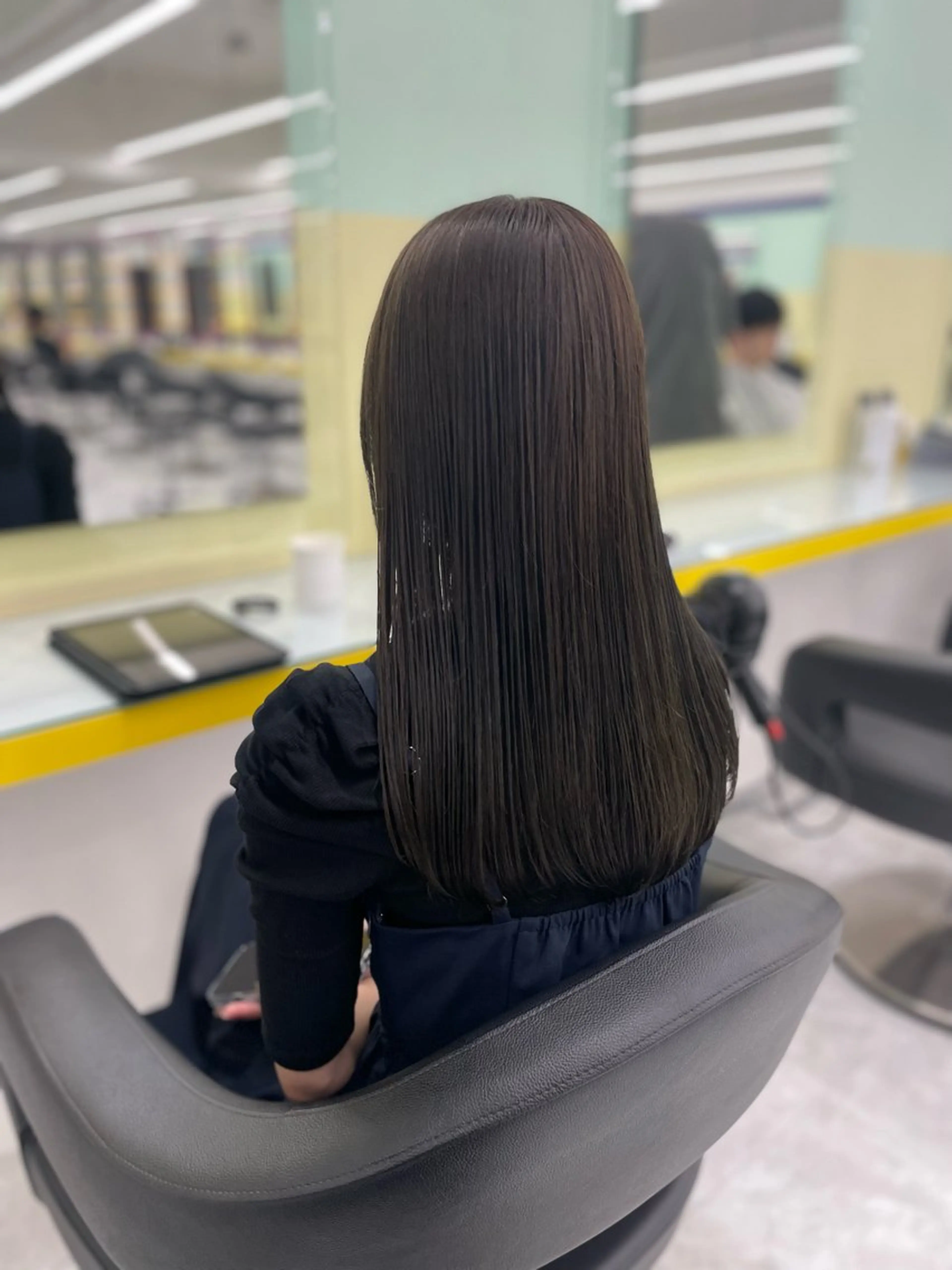 セミロング カラー ヘアアレンジ ヘアカラー トリートメント ヘアセット ☁️縮毛矯正✖️ 透明感☁️りくのヘアスタイル