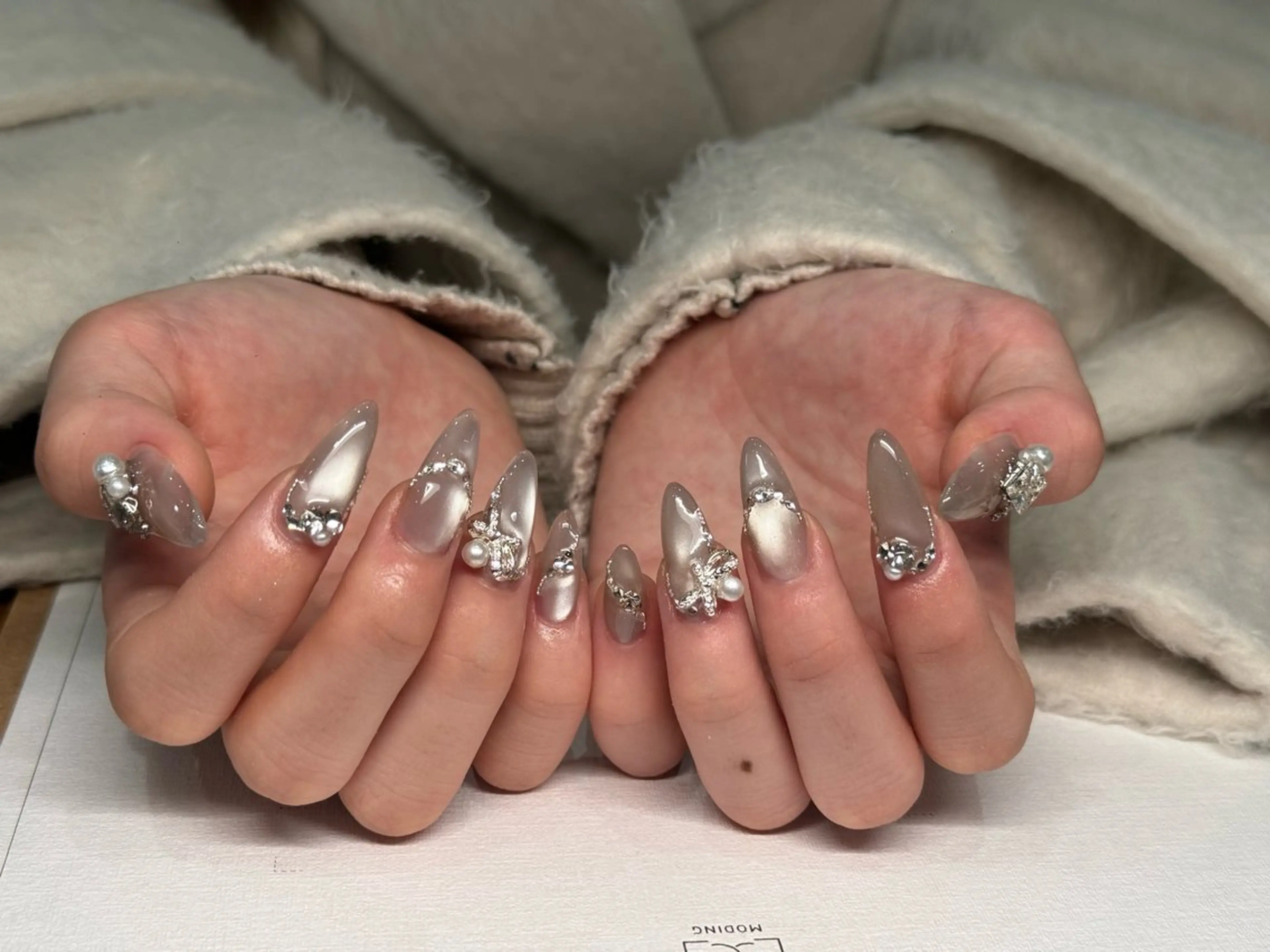 ネイル アニマル柄 ボルドー ブラウン フレンチネイル ゴールド ハンドネイル MILO 168 池袋のネイルデザイン