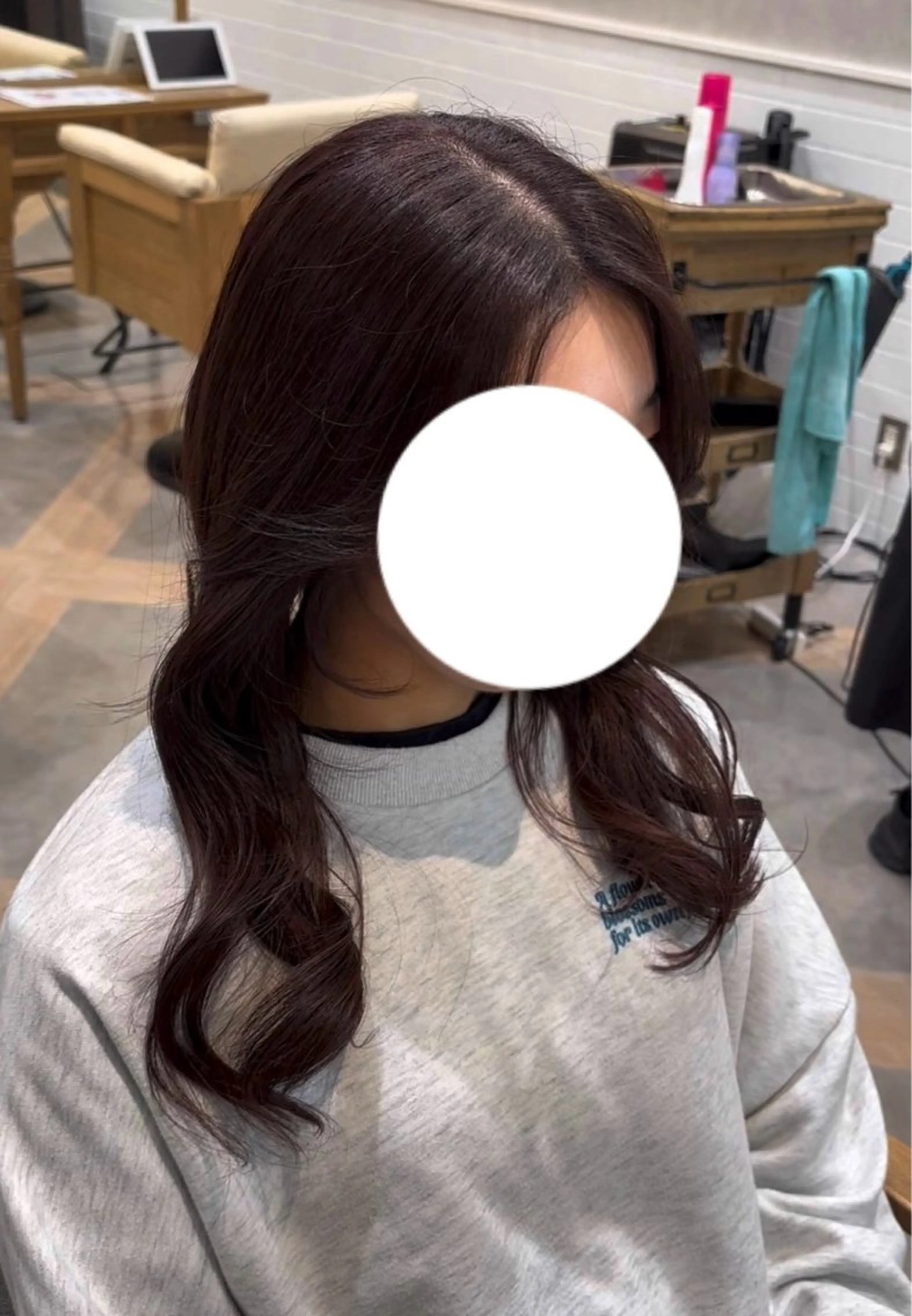 ロング カラー ブリーチ ブラウンカラー ブリーチなしカラー ピンクカラー ピンクブラウン 嶌﨑 葵衣のヘアスタイル