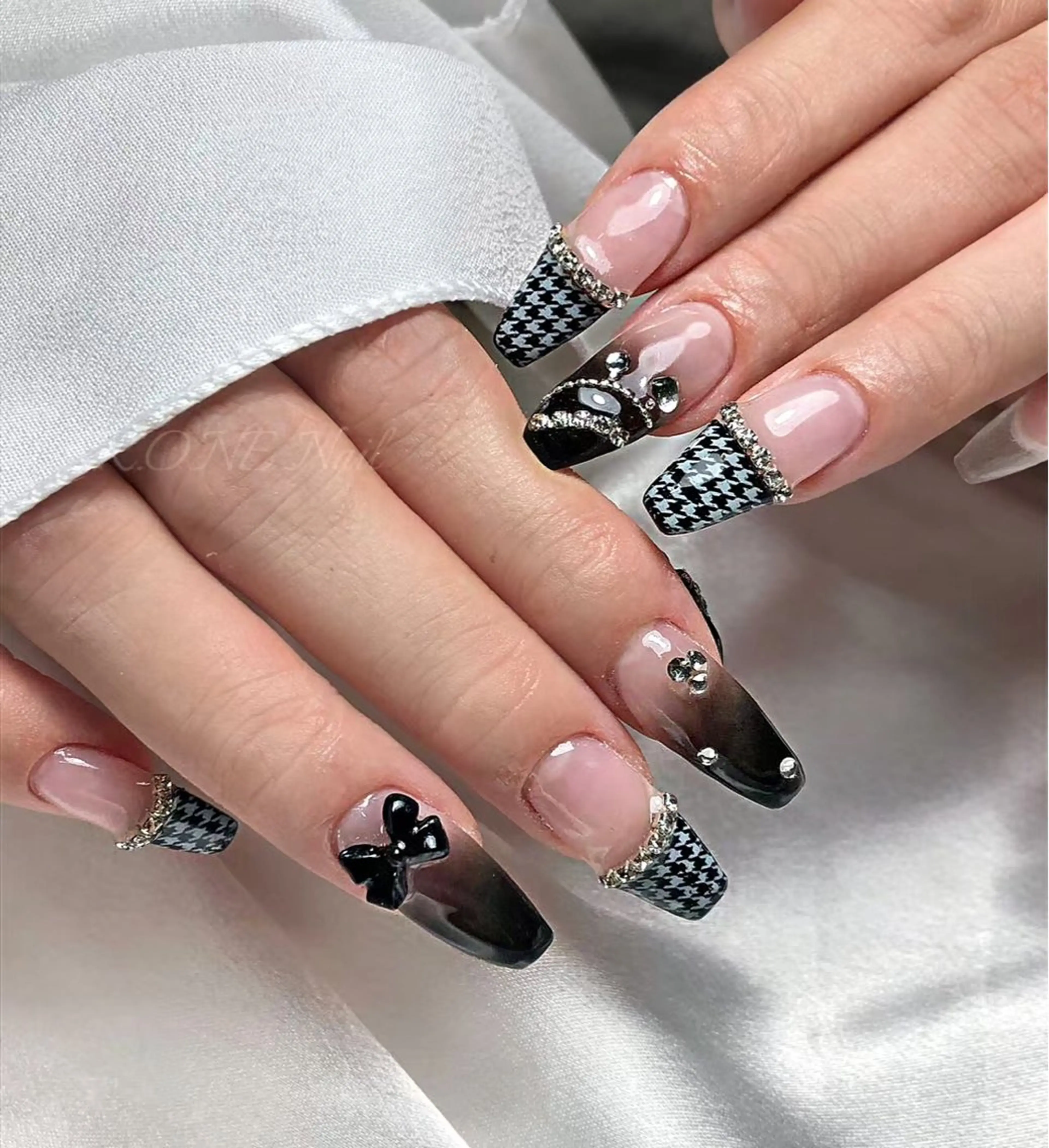 ネイル ハンドネイル LR.ONE ヨウのネイルデザイン