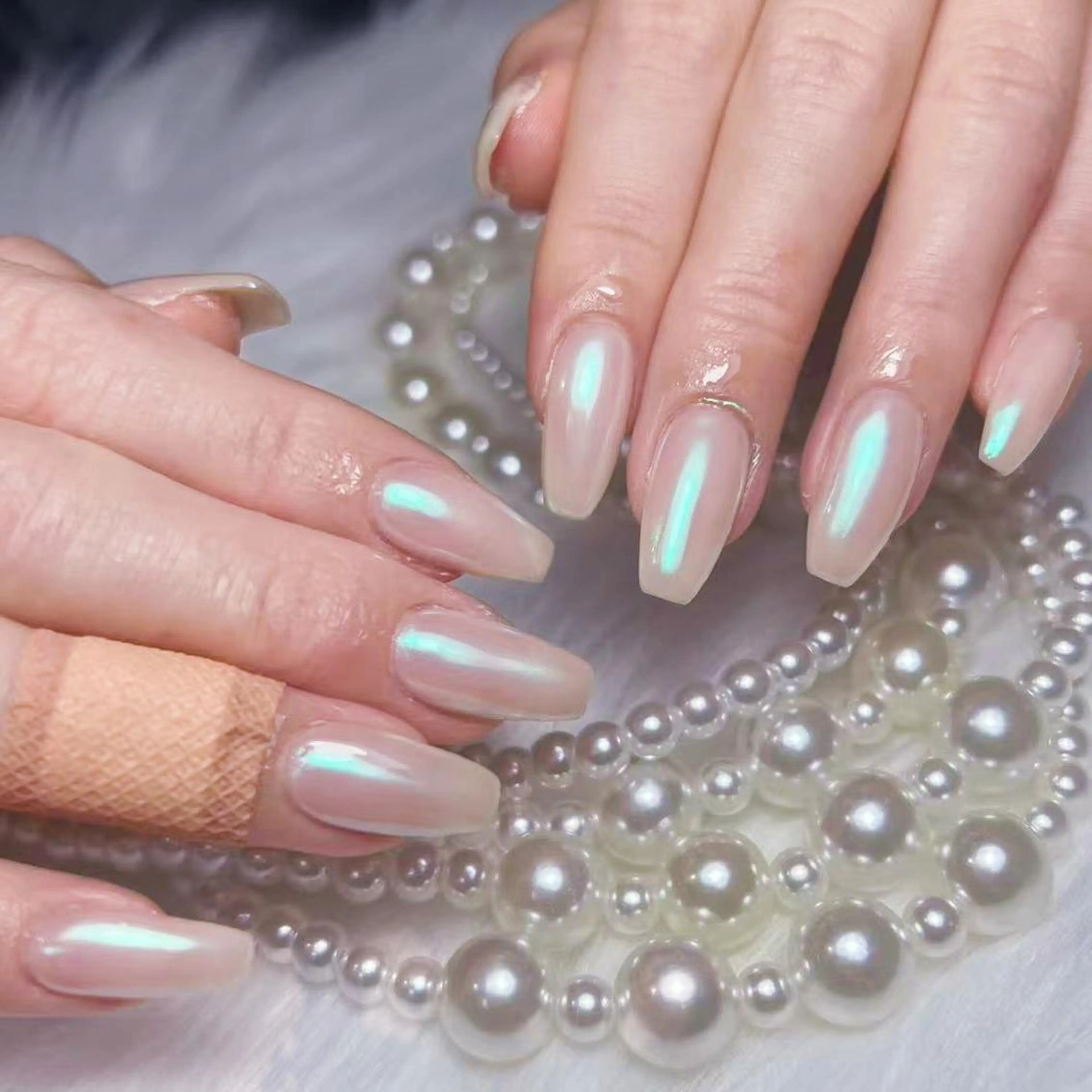 ネイル アートネイル オーロラネイル ガーリー キラキラネイル マグネットネイル ハンドネイル YOYO 💅のネイルデザイン