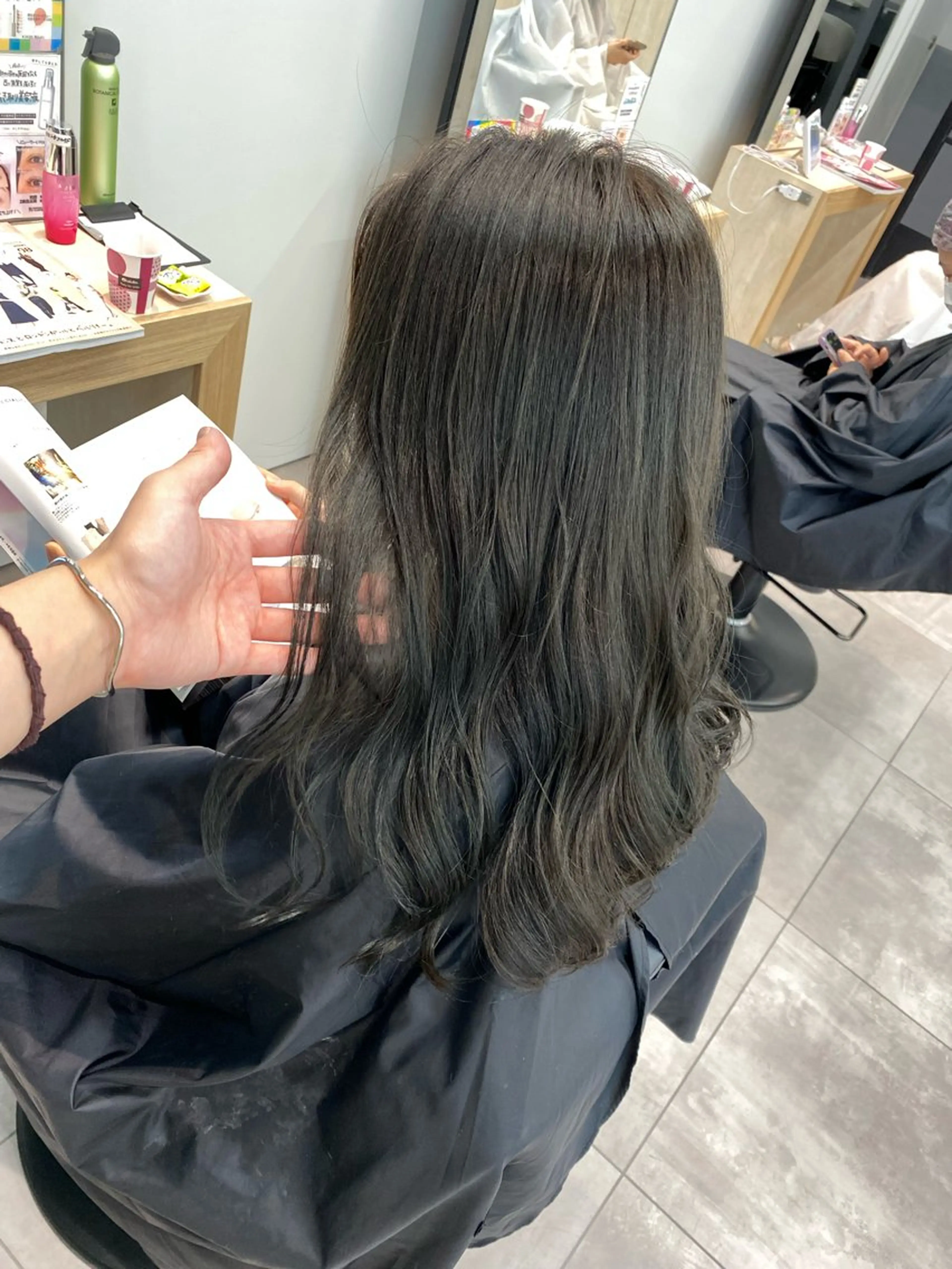 カラー ヘアカラー 🍎ピンク、レッド系 暖色カラー🍎あやかのヘアスタイル