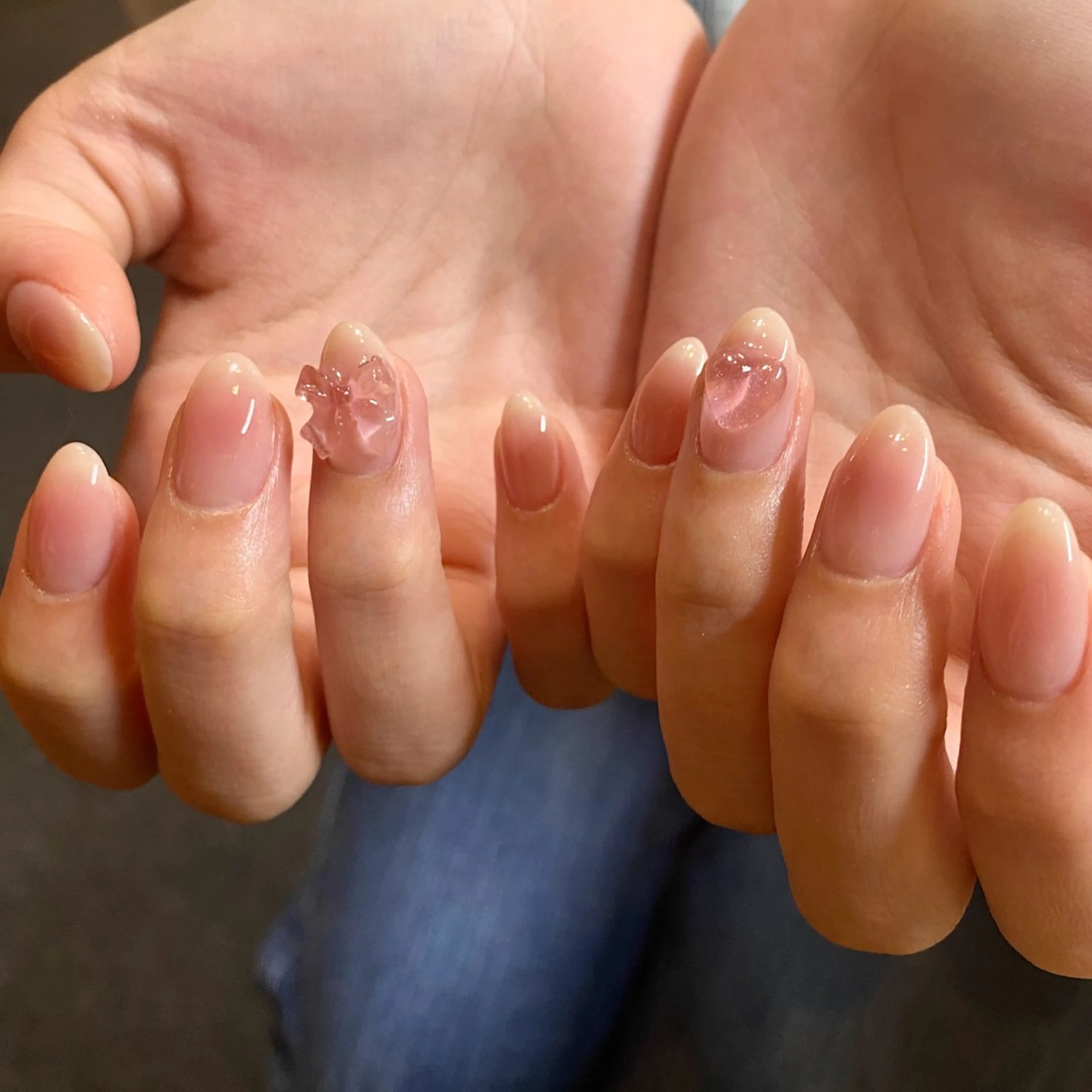 ネイル チークネイル ハート オフィスネイル ピンク ハンドネイル ハンドケア 🎀NAIL🎀 AI🪄︎︎◝✩のネイルデザイン