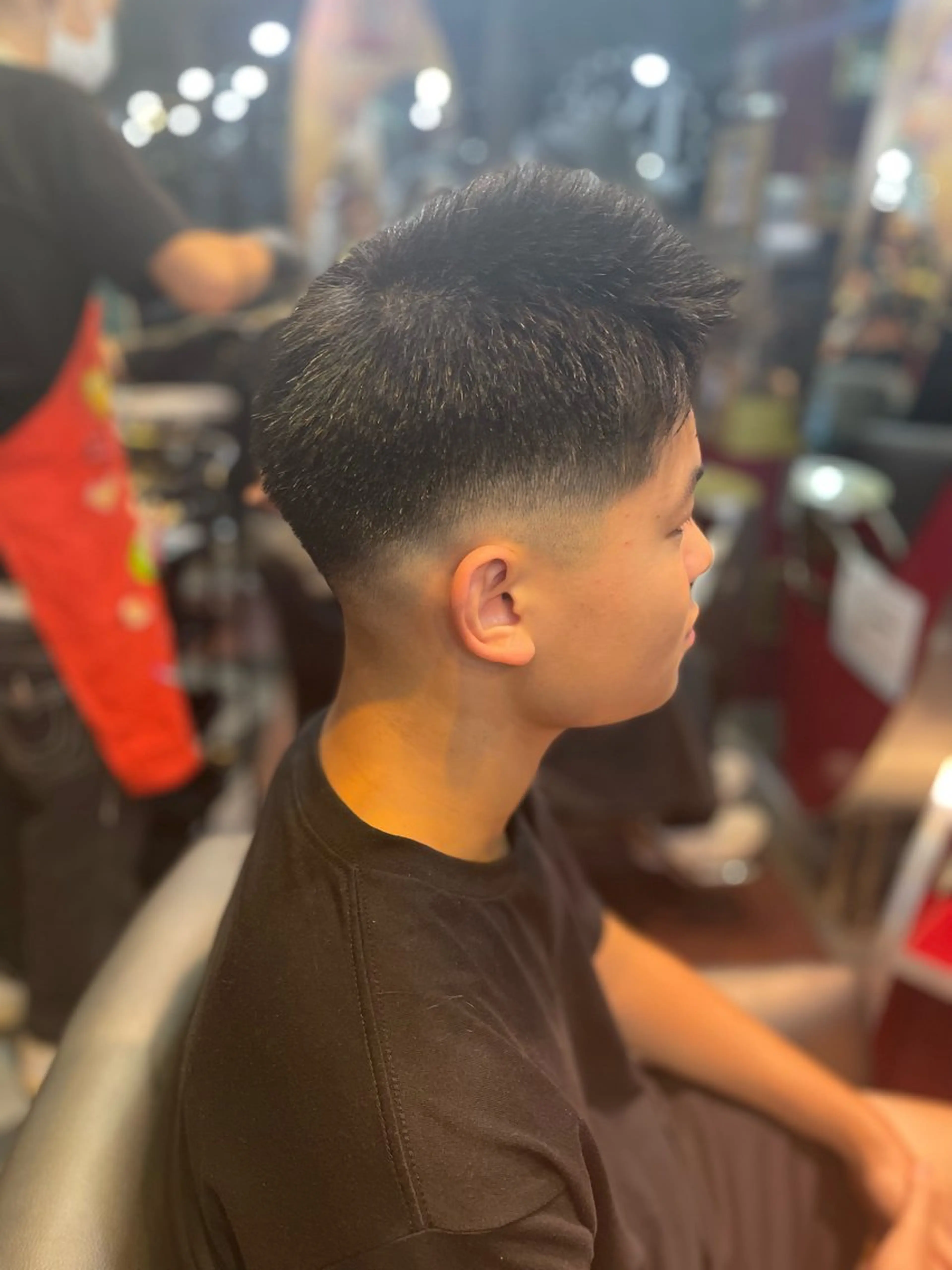 メンズ アップバング フェードカット 👑派手髪/カット 👑ANRYのヘアスタイル