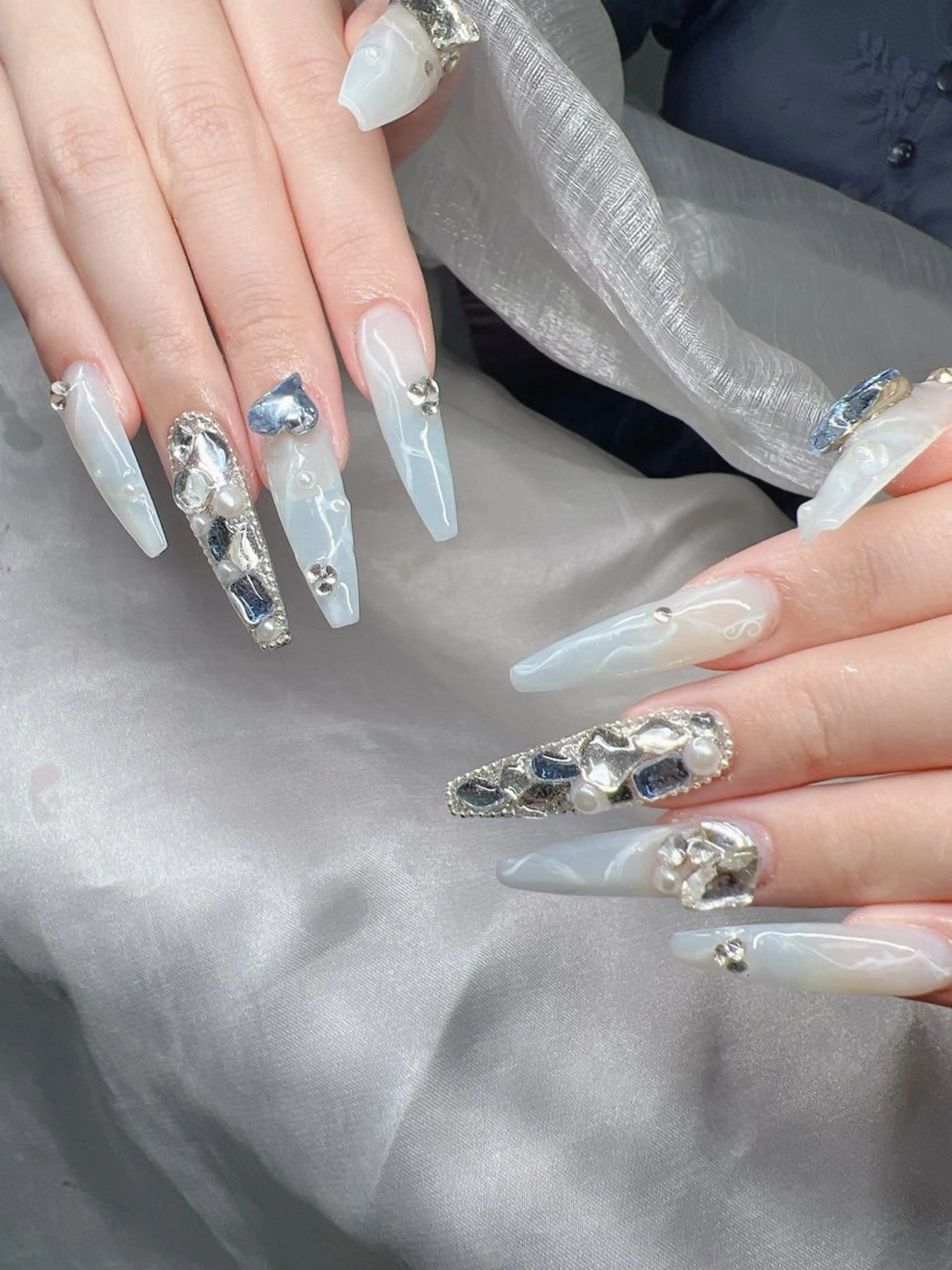 ネイル ハンドネイル Lee Nailsのネイルデザイン