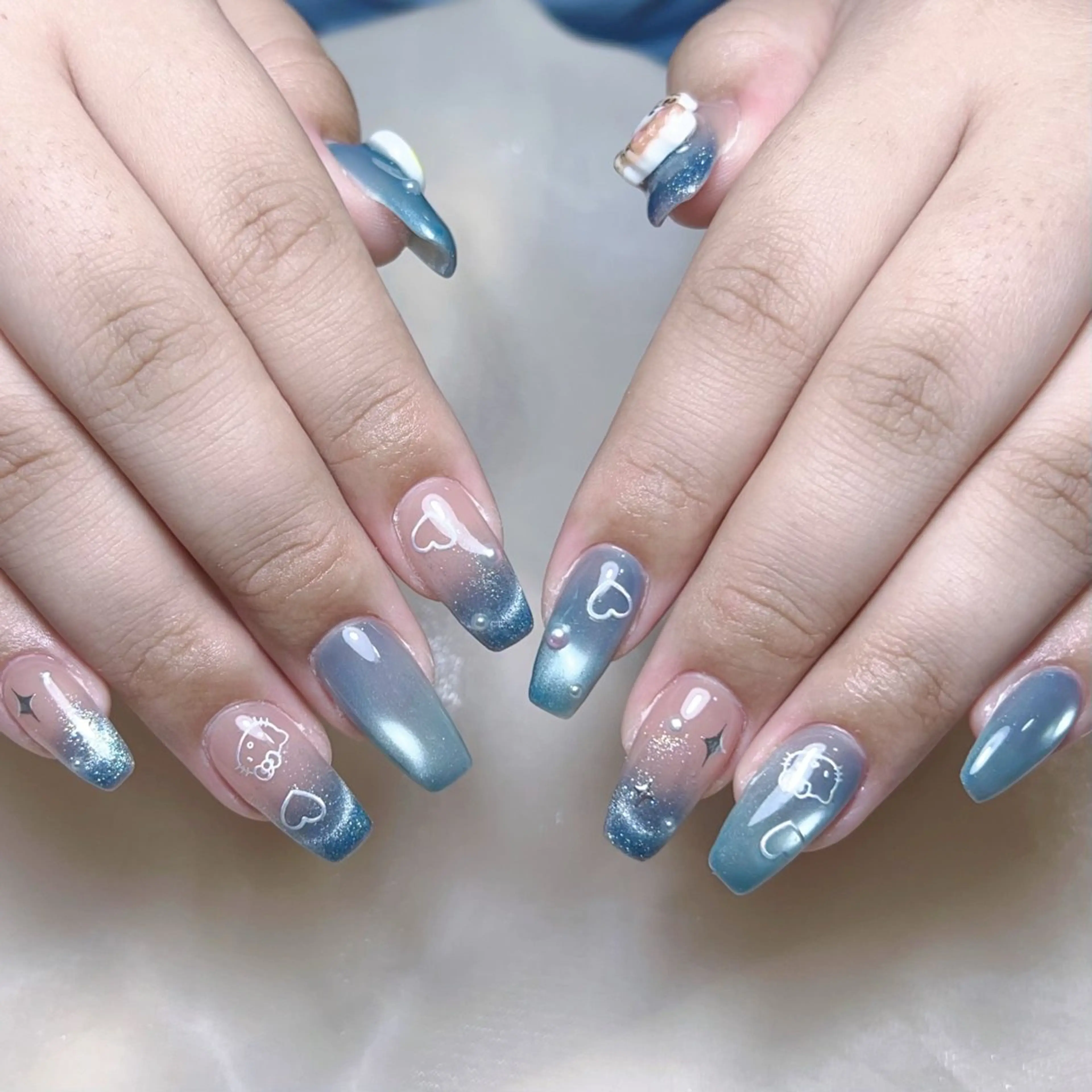 メンズ ネイル メンズ韓国風 アートネイル オーロラネイル ガーリー キラキラネイル ハンドネイル Nail salon 木にいるのネイルデザイン
