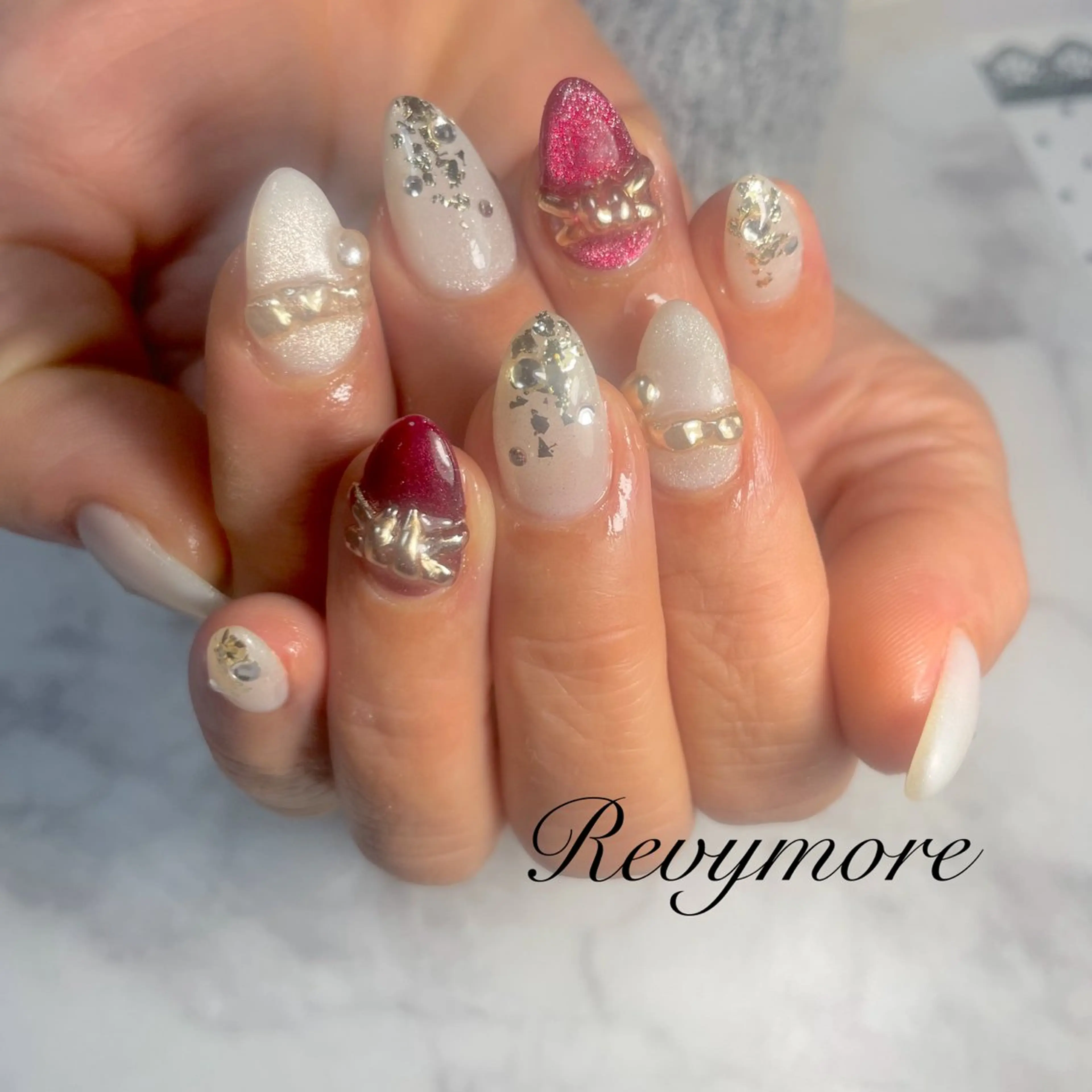 ネイル ジェルネイル キラキラネイル 韓国ネイル ニュアンスネイル オフィスネイル nail salon Revymore所属・nail salon Revymoreのネイルデザイン