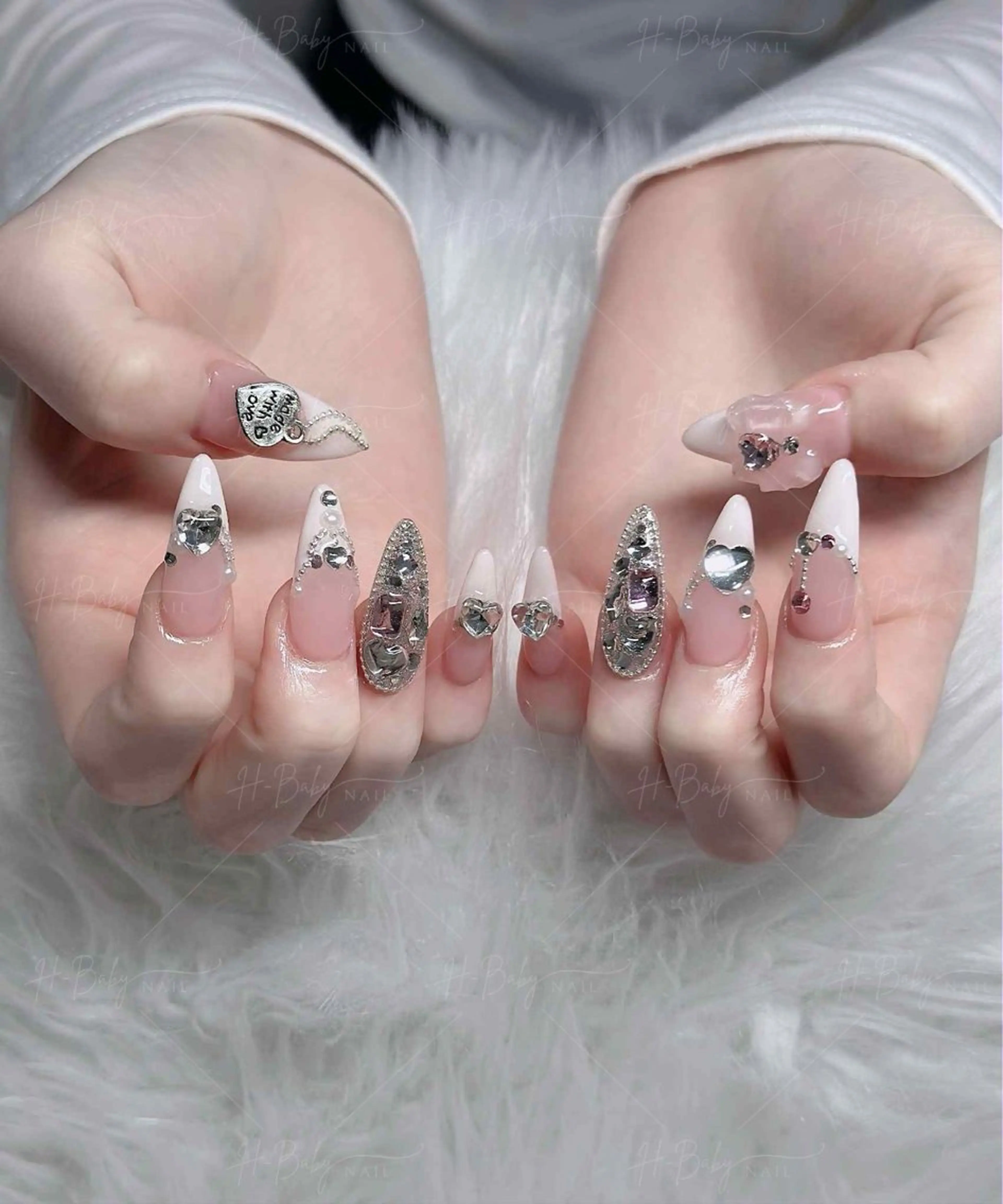 ネイル フレンチネイル ジェルネイル ガラスフレンチ ハロウィン ハート ハンドネイル H.baby Nail Salonのネイルデザイン
