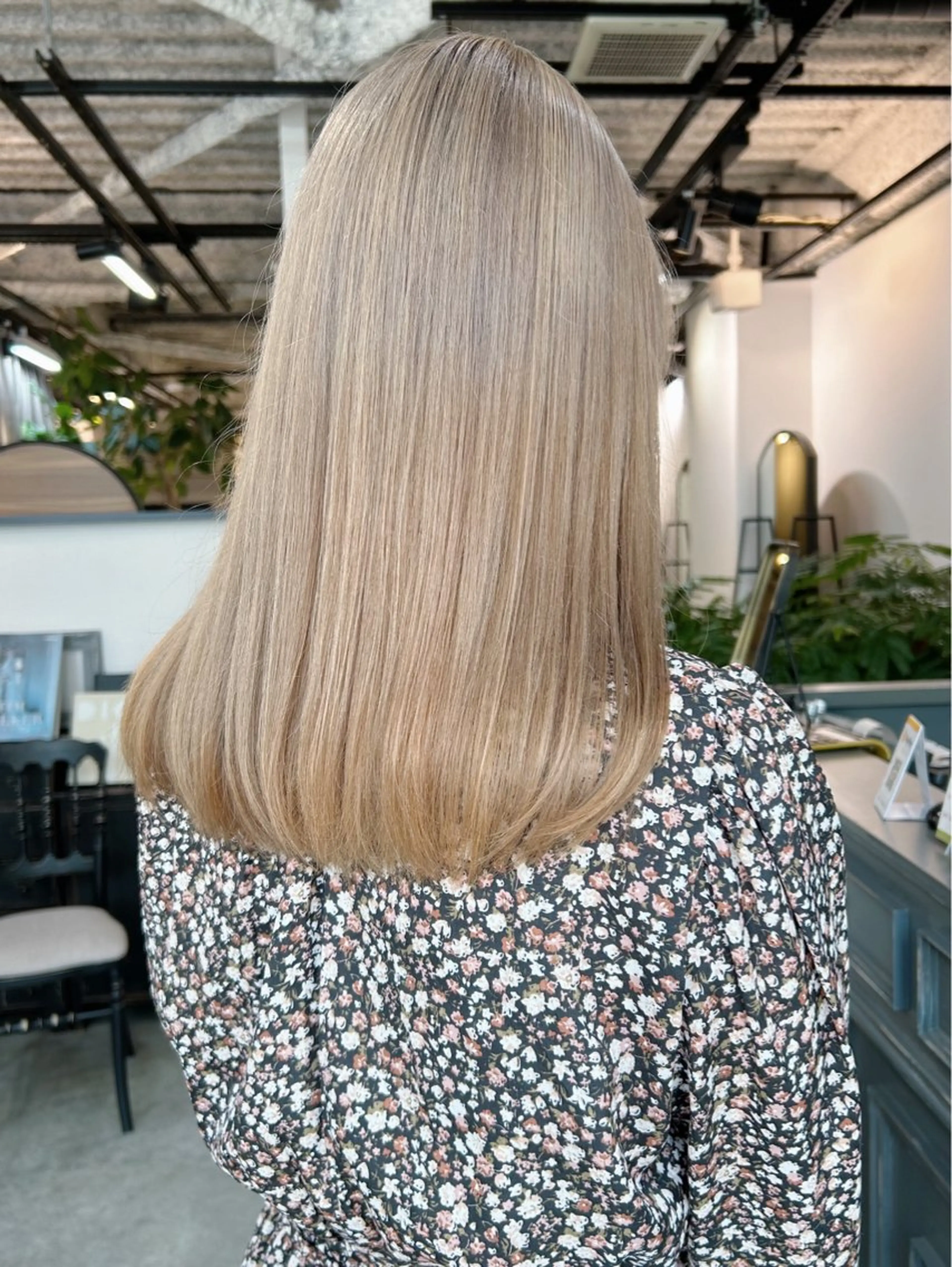 ロング ヘアカラー 木村 陽菜のヘアスタイル
