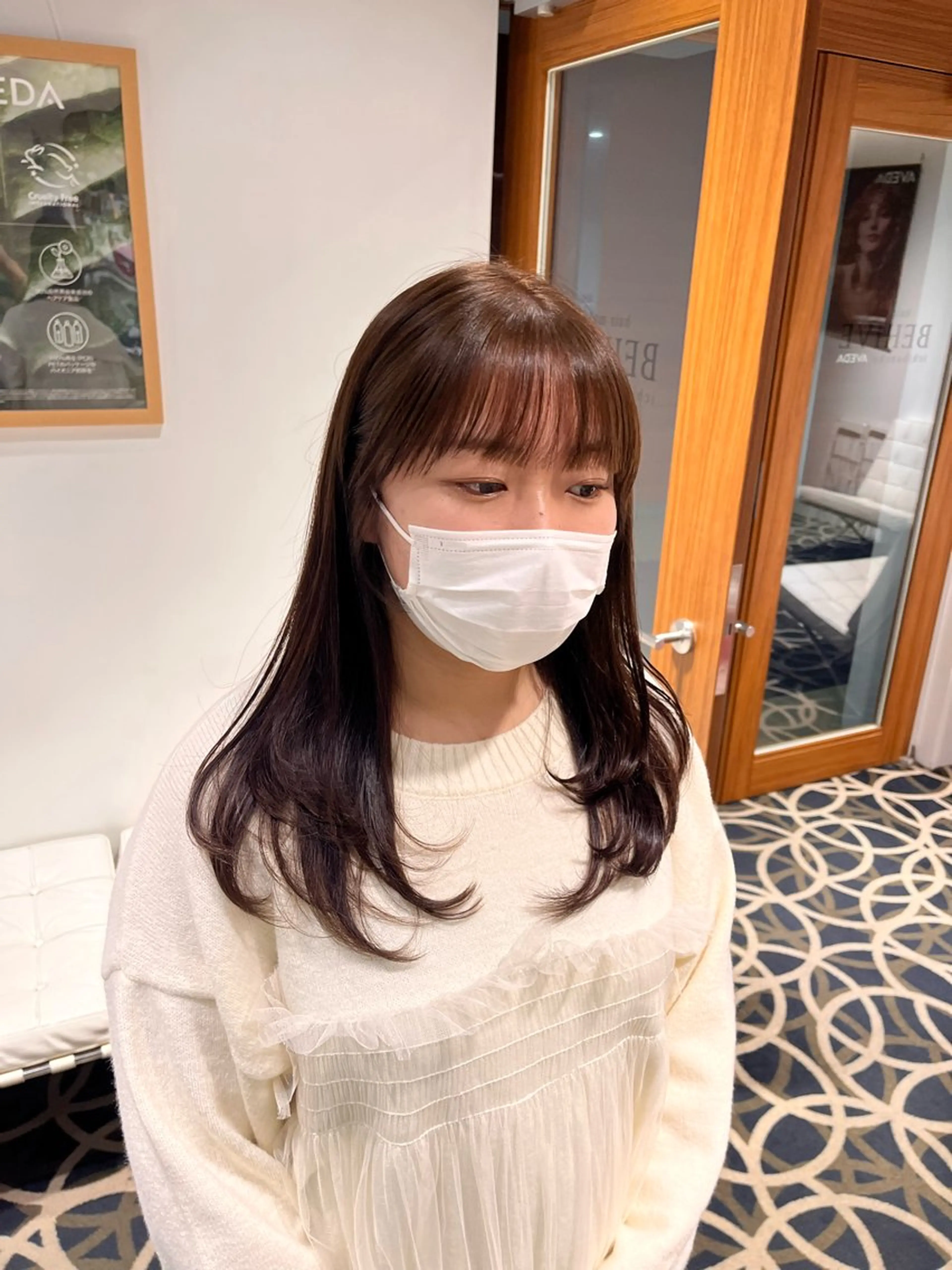 セミロング hair make BEHIVE ichibancho AVEDA所属・渡邉 日向子 ・レイヤー、縮毛矯正のヘアスタイル