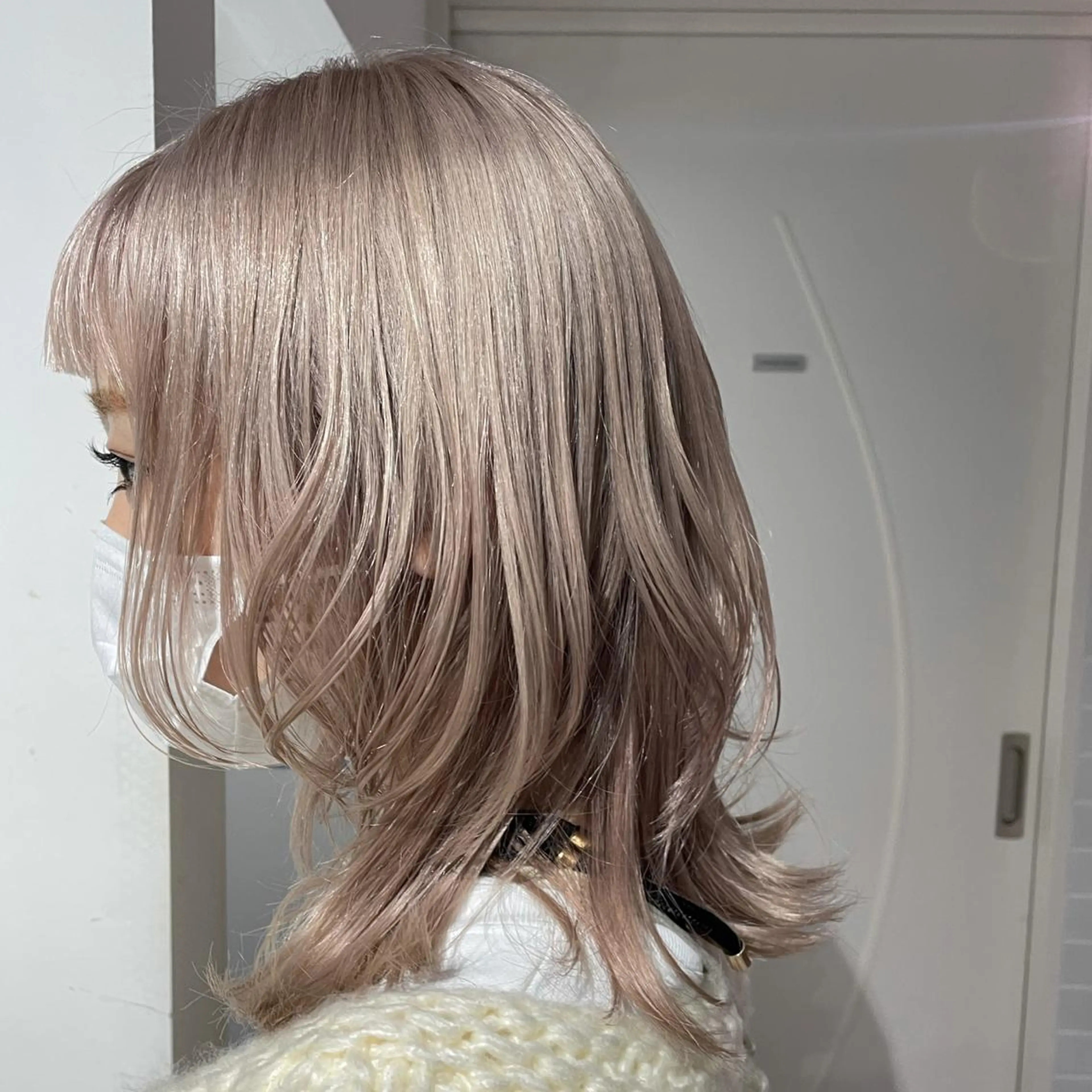 ミディアム miyu ハイトーン/レイヤーのヘアスタイル