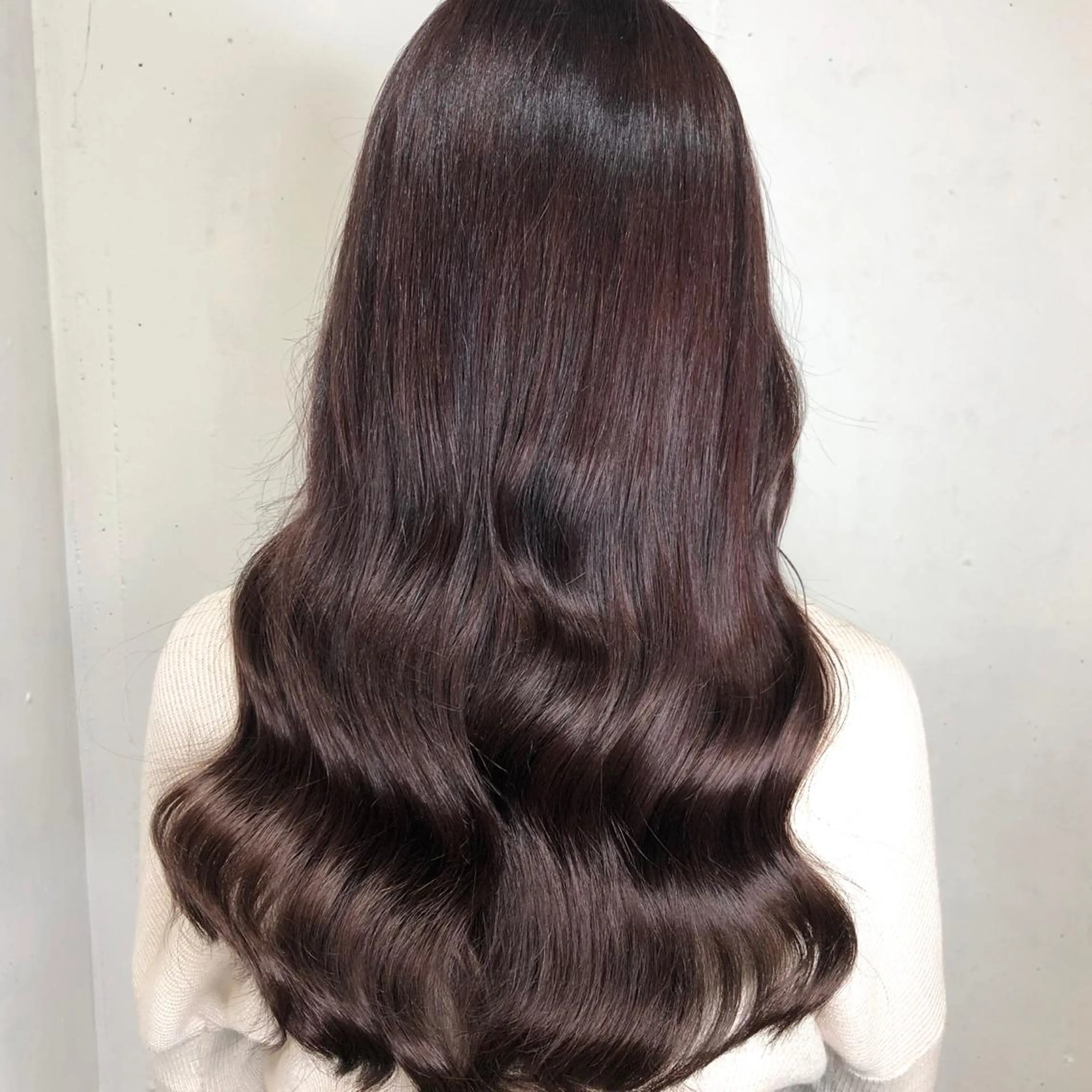 ロング カラー パーマ ヘアアレンジ ヘアカラー トリートメント ヘアセット 八巻 晴香のヘアスタイル