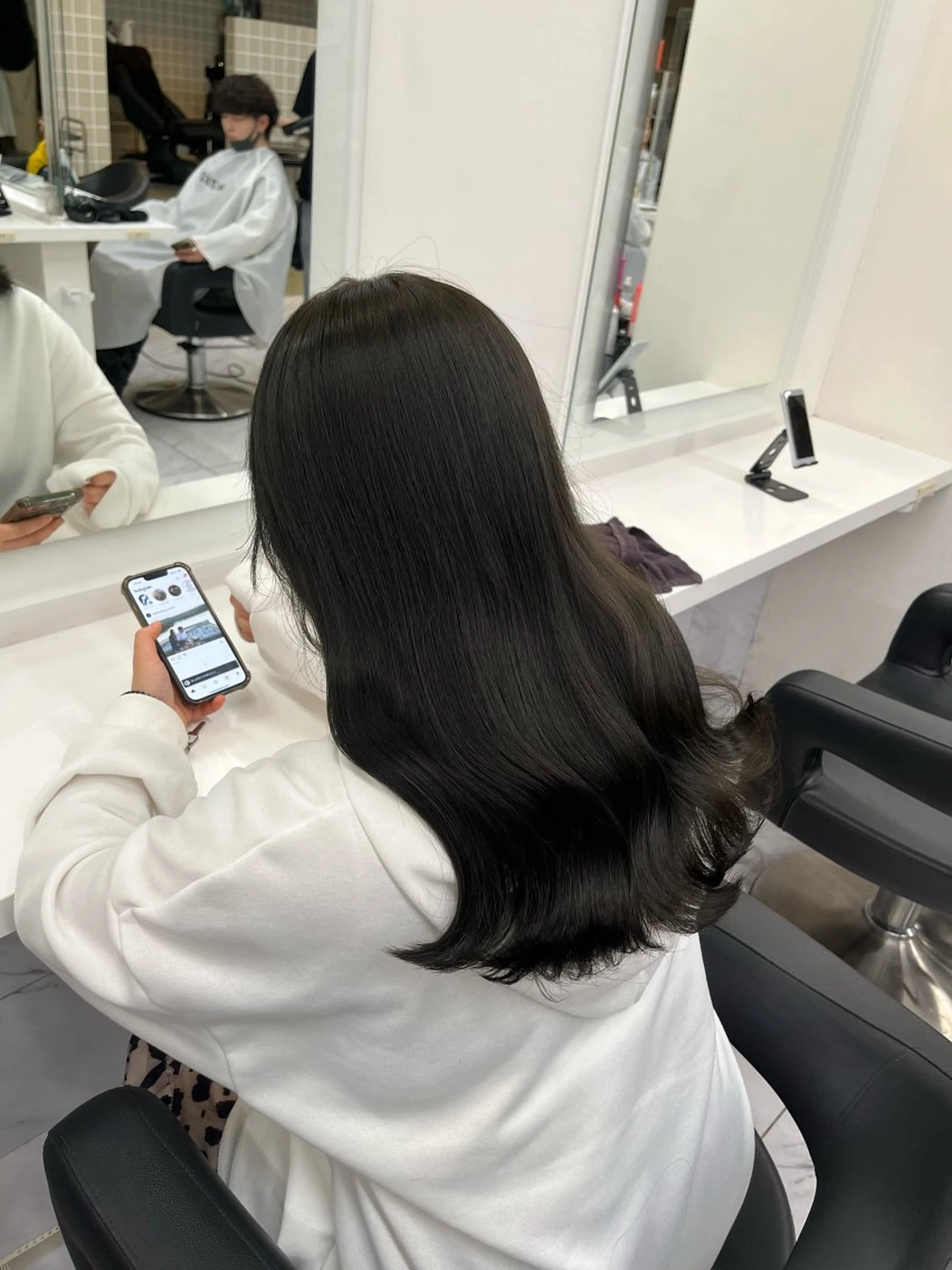 セミロング ヘアカラー トリートメント ヘッドスパ ヘアセット 寒色＆ブリーチ特化 寒色MiOのヘアスタイル