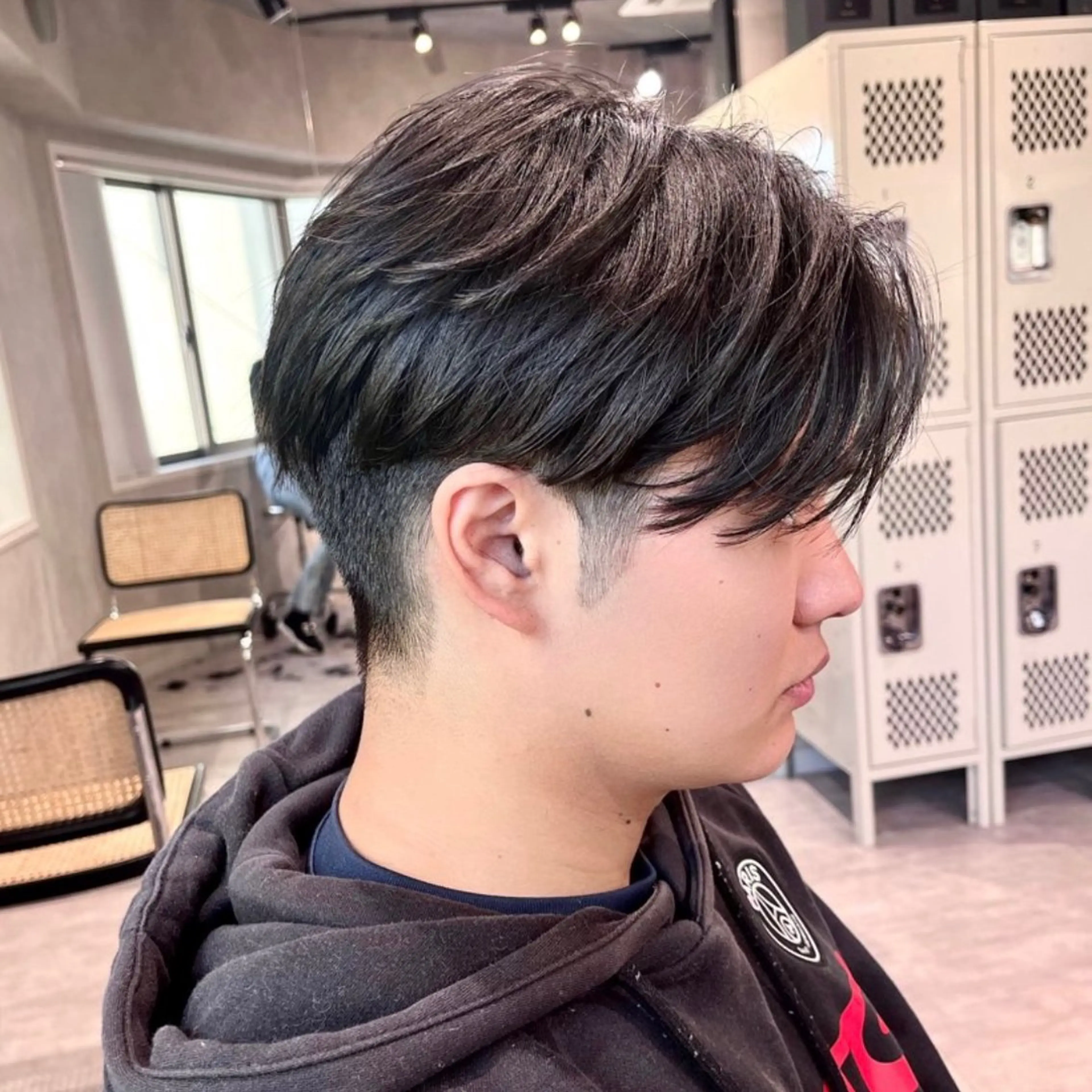 ショート メンズ カット メンズセンターパート /フェザーパーマのヘアスタイル