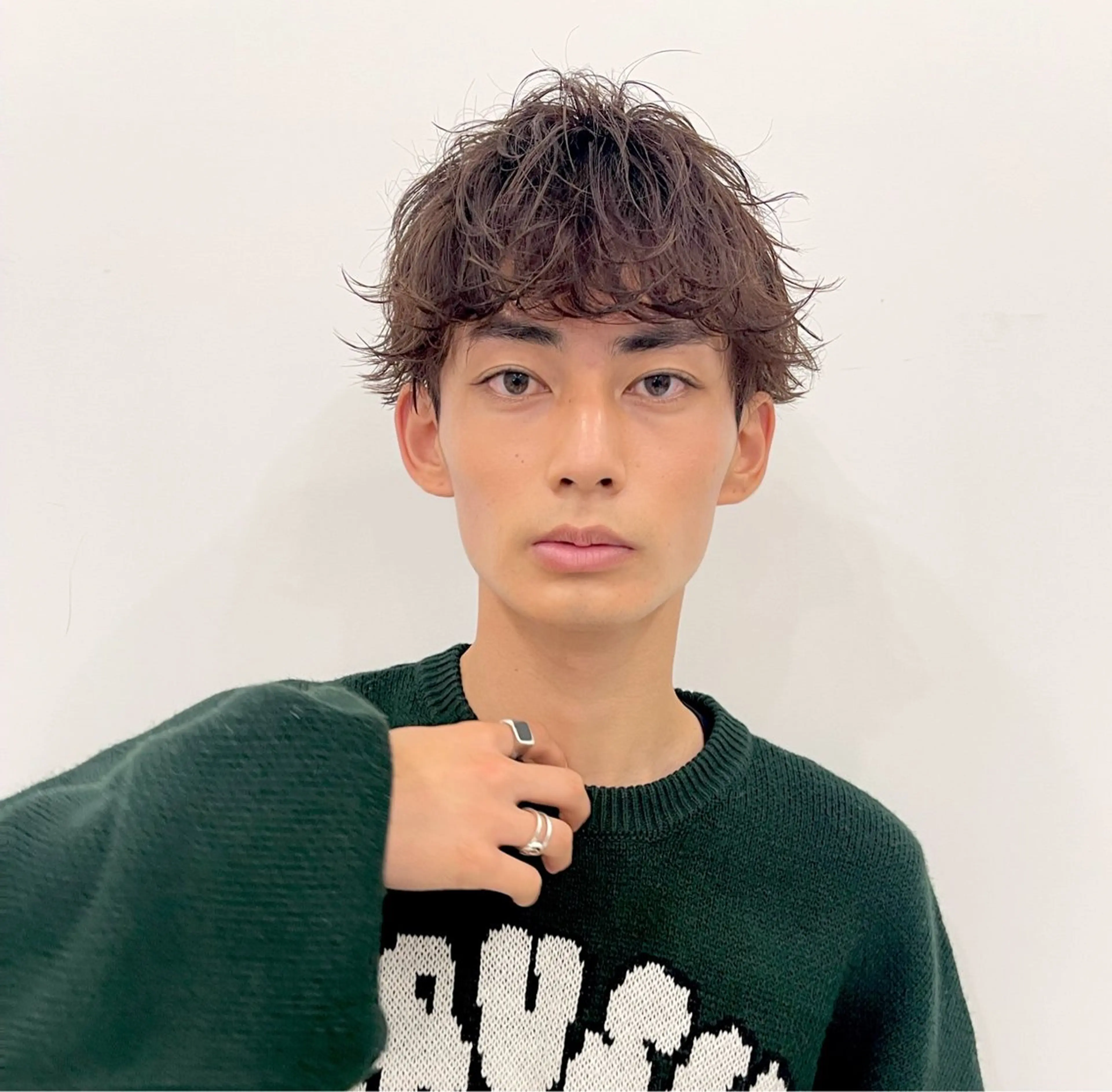 ショート パーマ メンズ ビジネス センターパート フェードカット フェザーパーマ メンズ韓国風 カット パーマ 🌀bobperm 🌀7/25🙆のヘアスタイル