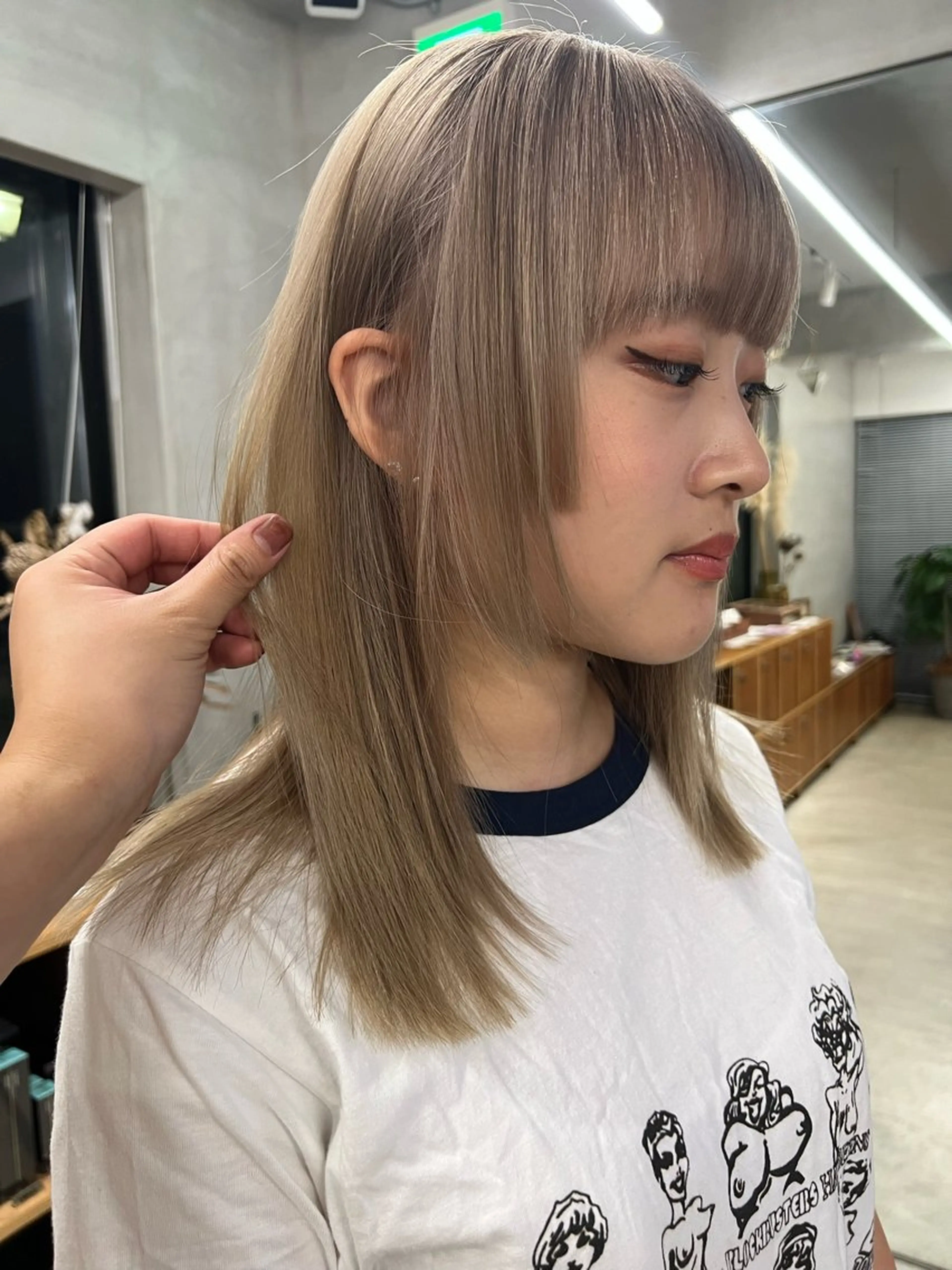 セミロング カラー 【ブリーチ特化】 イマダナツミのヘアスタイル