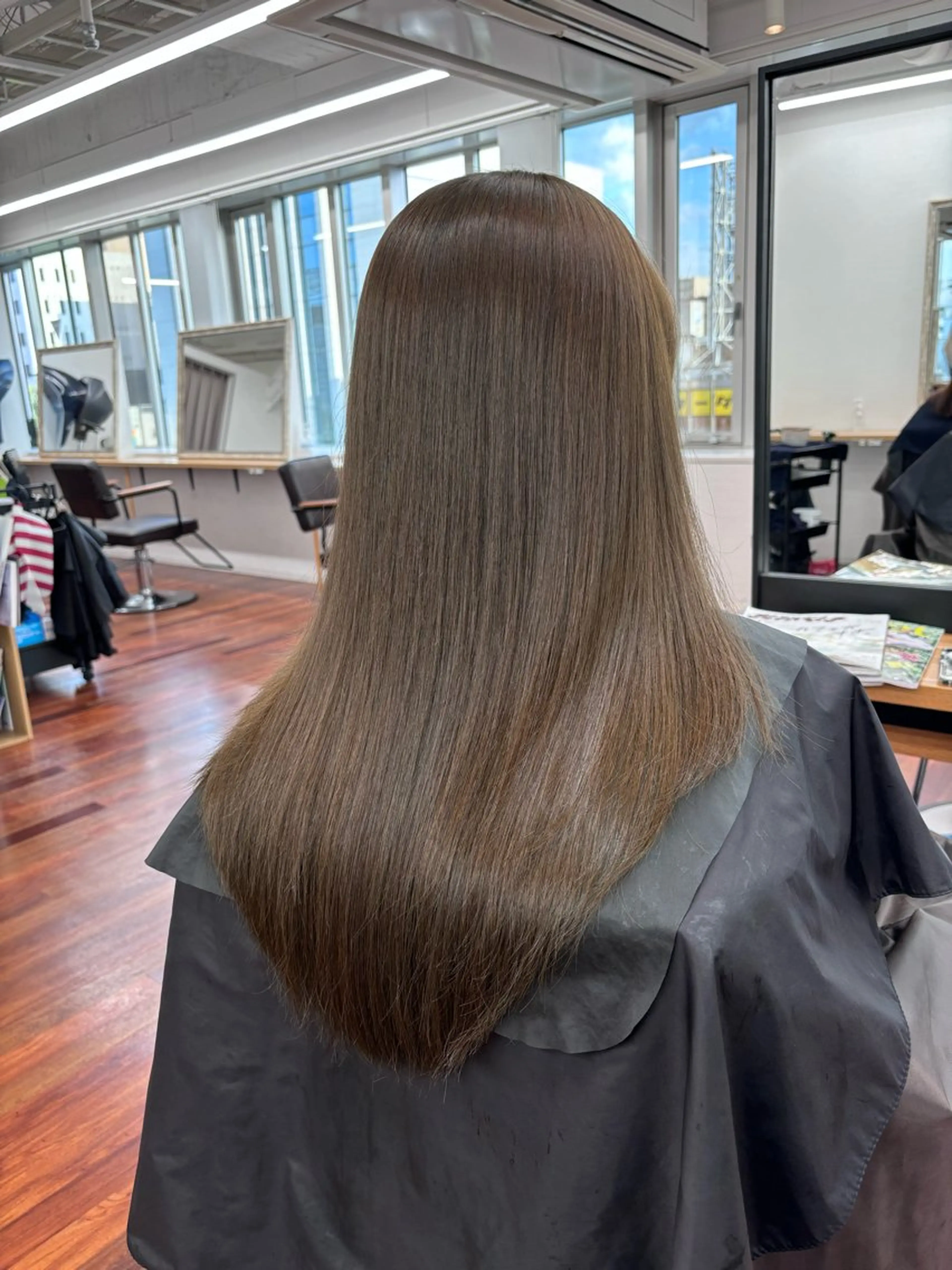 ロング カラー ヘアアレンジ ベージュカラー 透明感カラー オリーブベージュ グランルッソ所属・✨岡山バレイヤージュ ハイライト✨のヘアスタイル