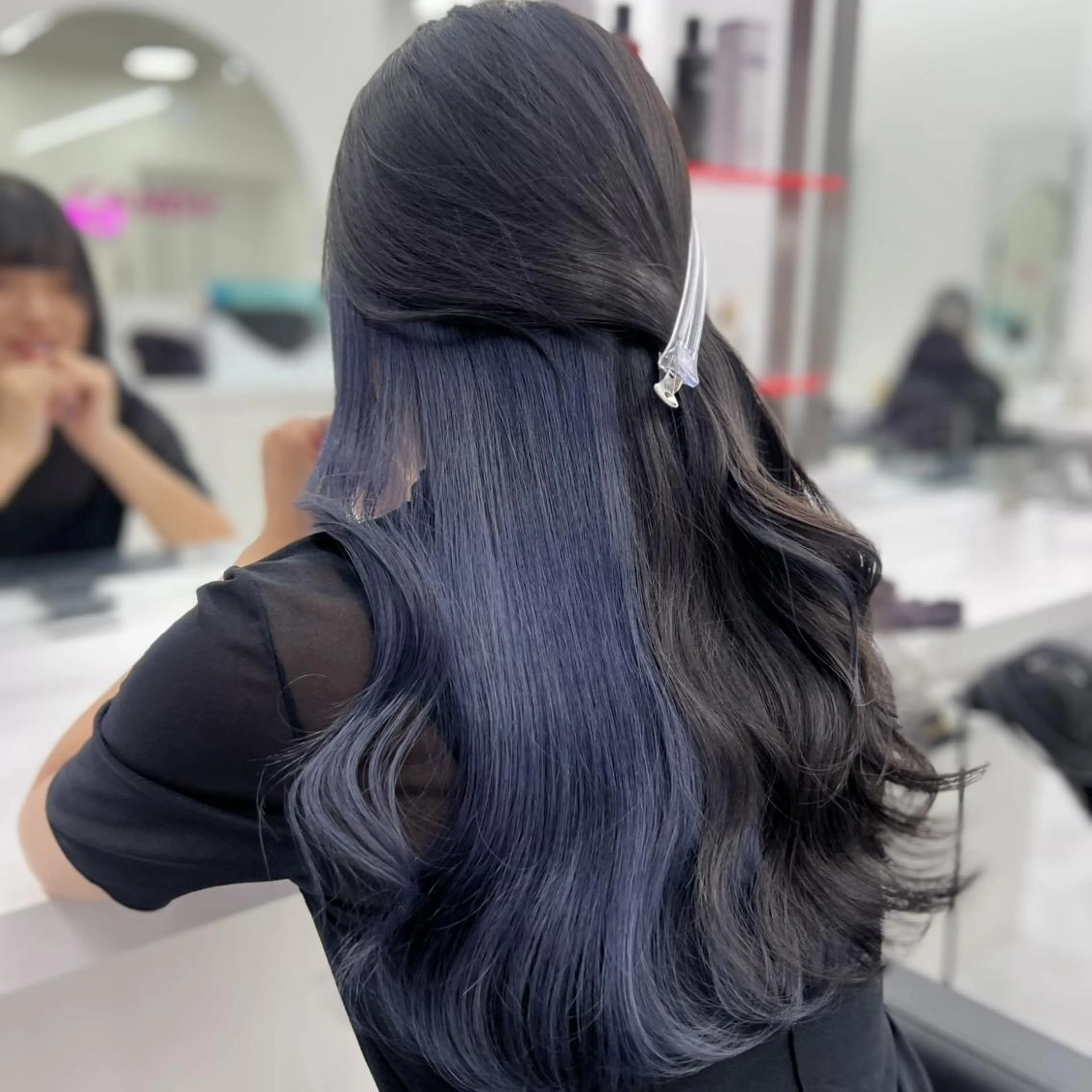 カラー 🪡透明感レイヤ ー🪡渋谷美容室🫧のヘアスタイル