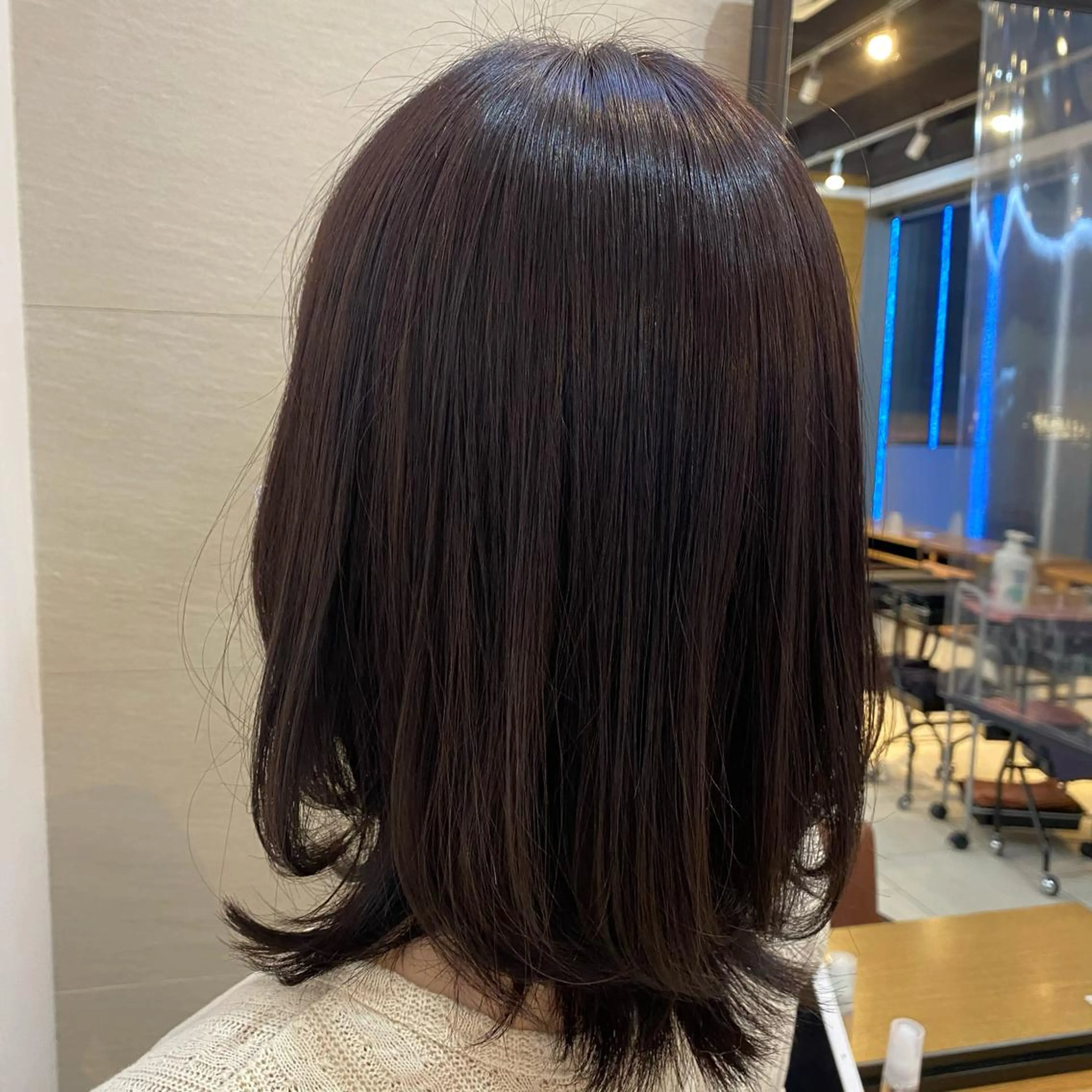セミロング カラー ベージュカラー ラベンダーカラー あやめ【顔まわり/レ イヤー/柔らかカラ】のヘアスタイル