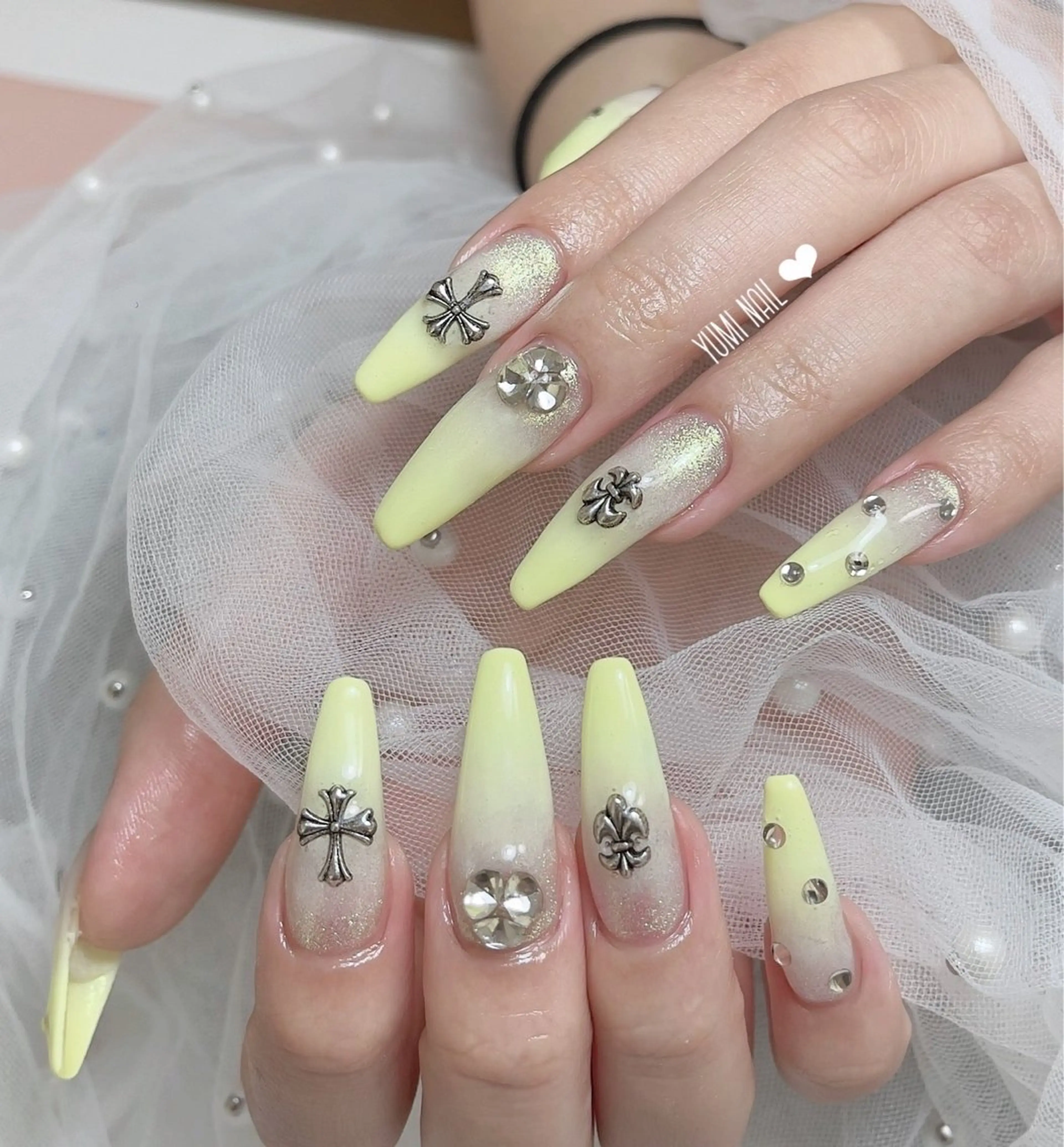 ネイル ハンドネイル 𝐲𝐮𝐦𝐢🎀 デザイン長さ出し専門のネイルデザイン