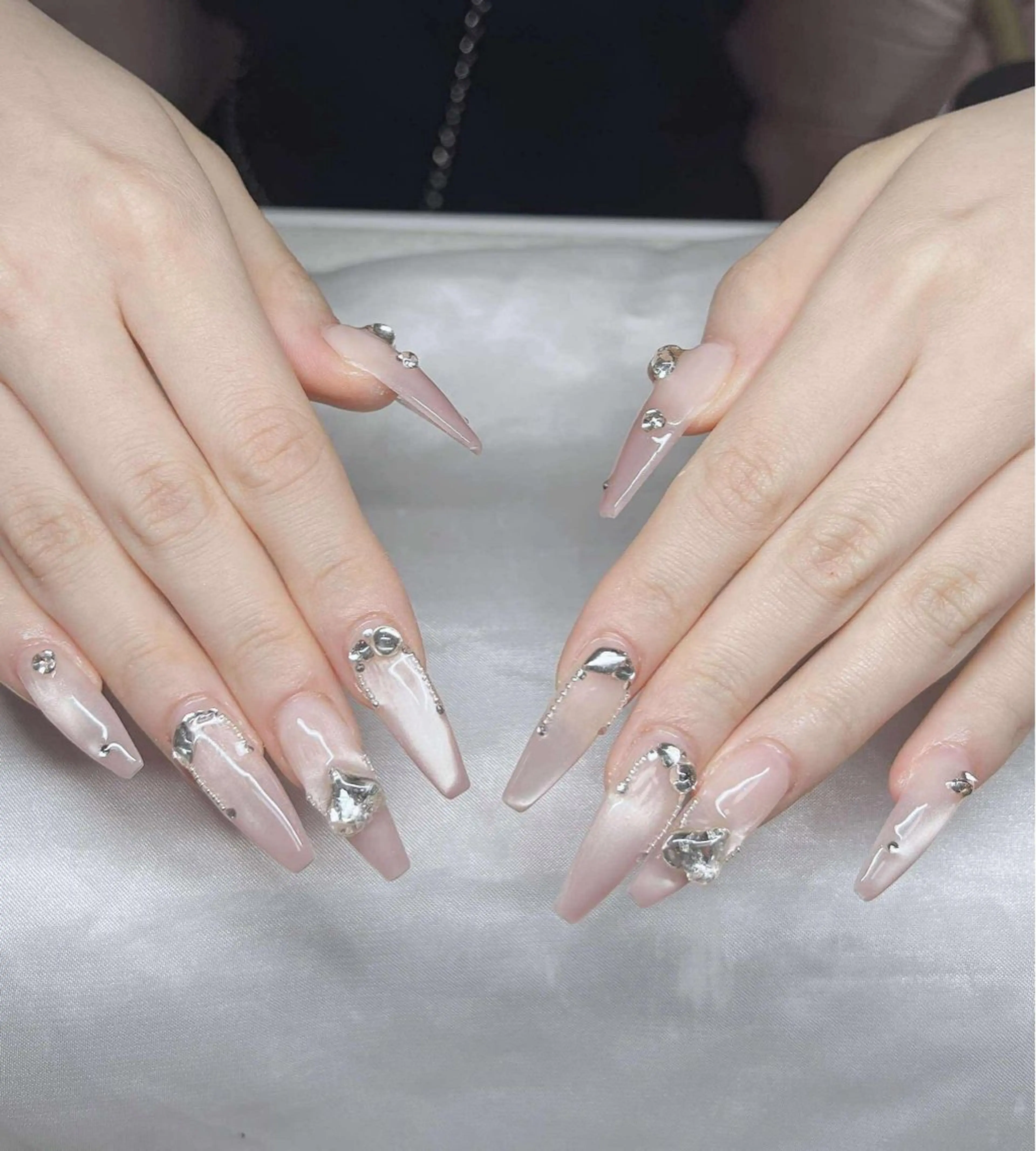 ネイル 長さ出し グラデーション 卒業式 キラキラネイル マグネットネイル ハンドネイル Lee Nailsのネイルデザイン